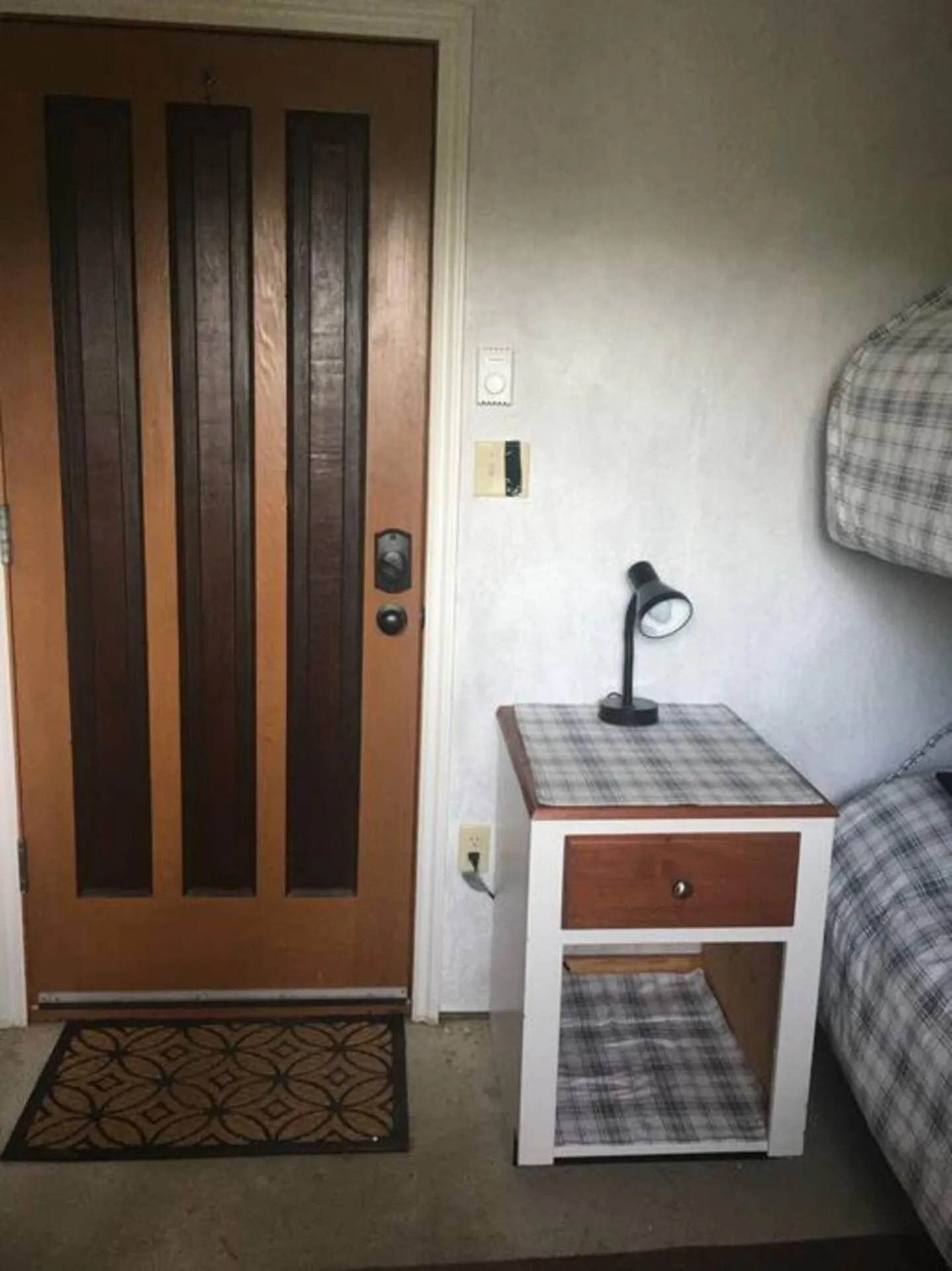 Bed in The Great Escape - Port Renfrew