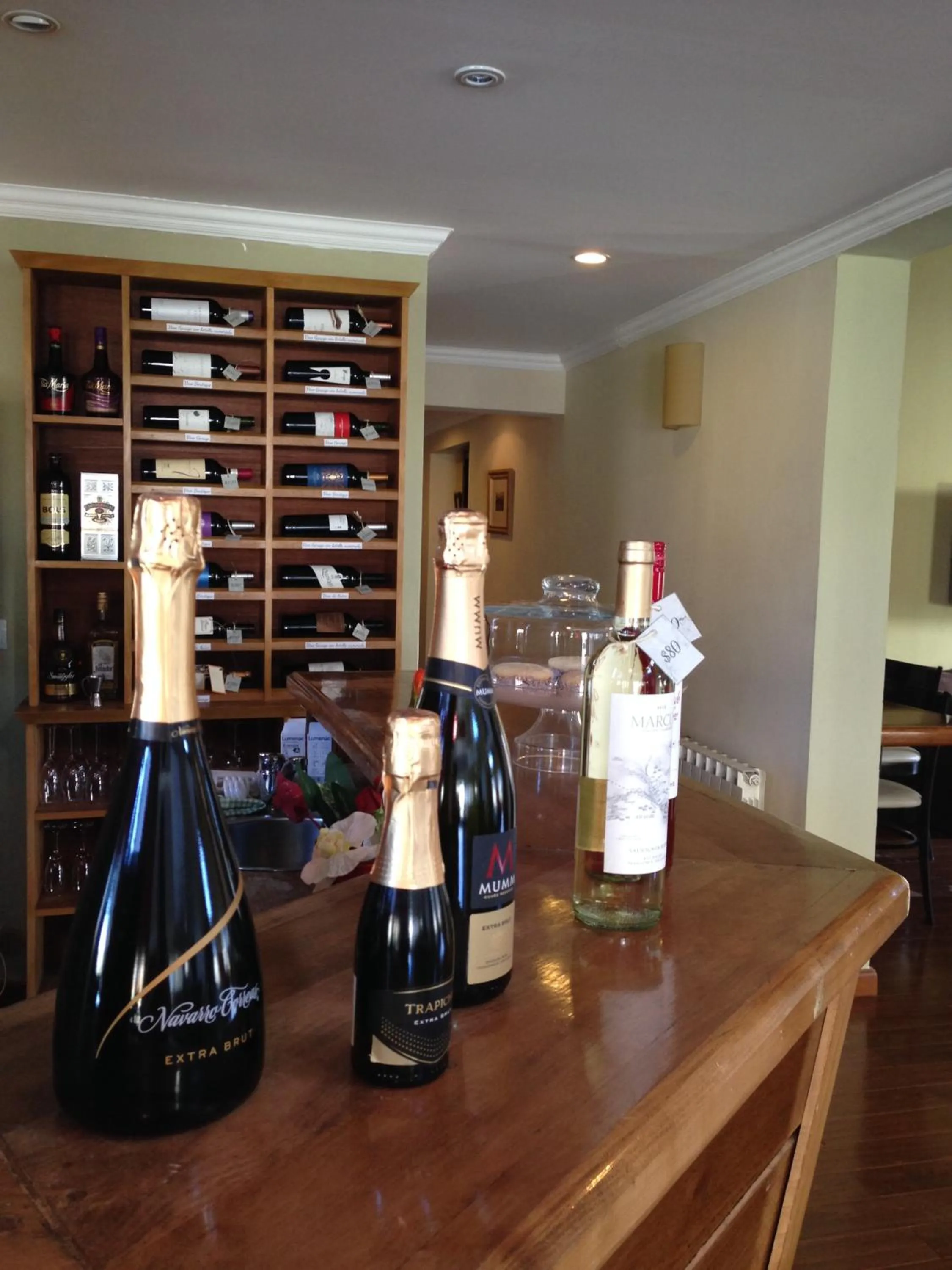 Drinks in Hotel Poincenot