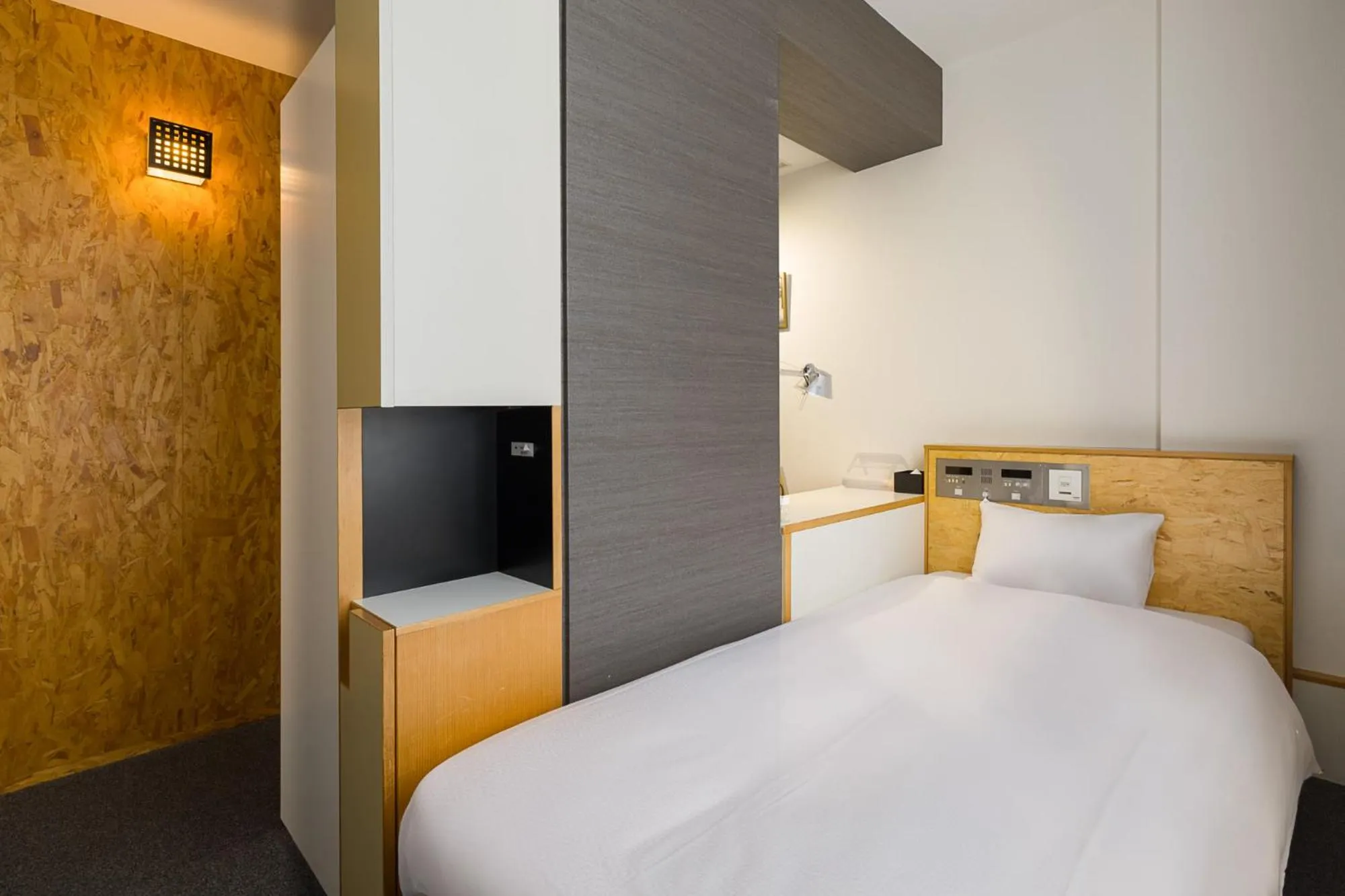 Photo of the whole room, Bed in Hotel Oak Shizuoka