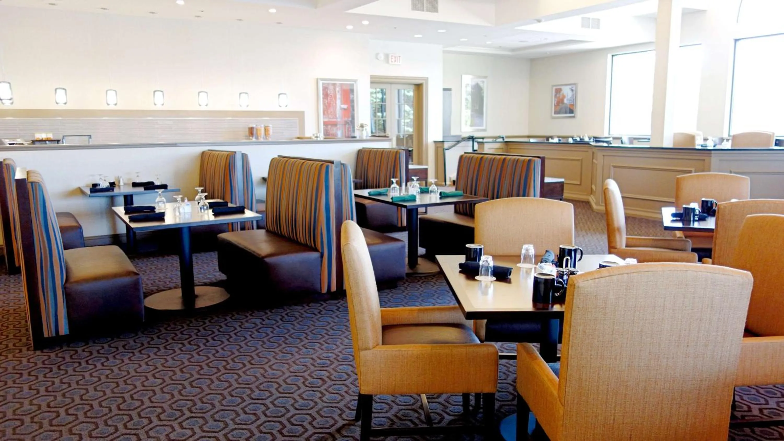 Restaurant/places to eat in Doubletree by Hilton, Leominster