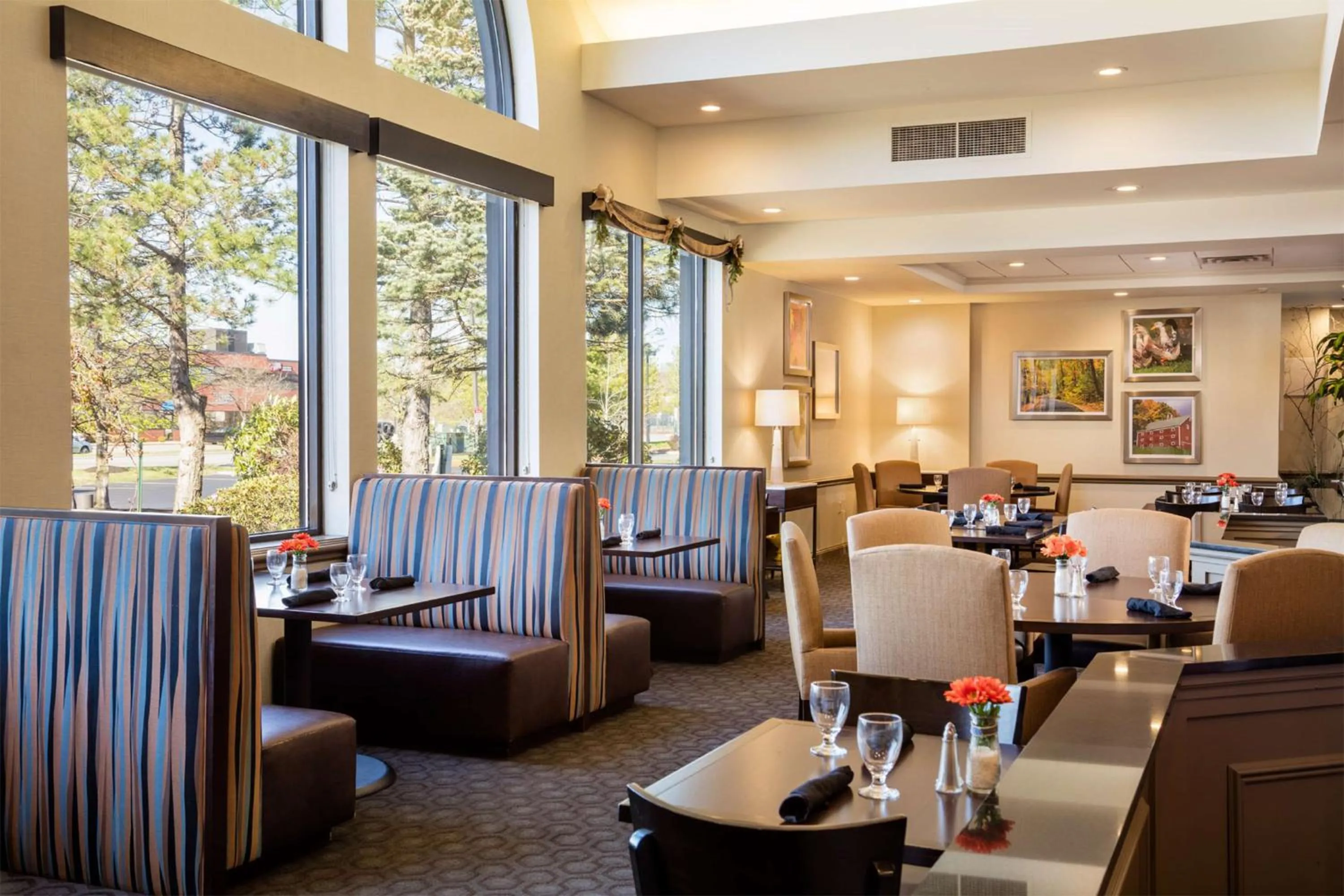 Restaurant/places to eat in Doubletree by Hilton, Leominster