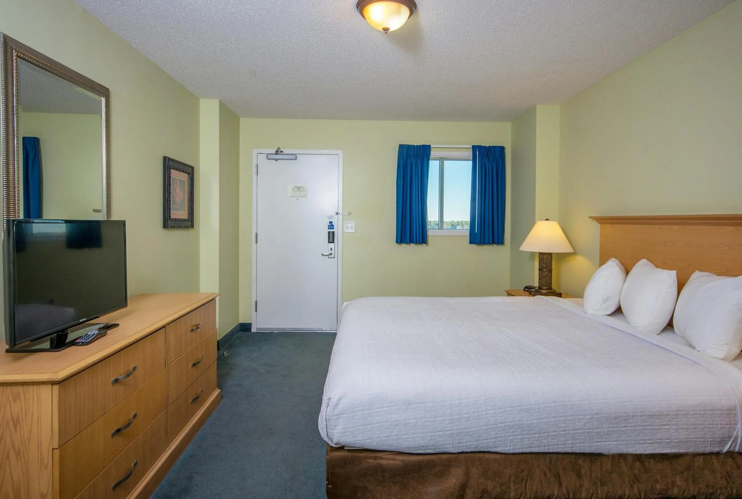 Bed in Paradise Resort