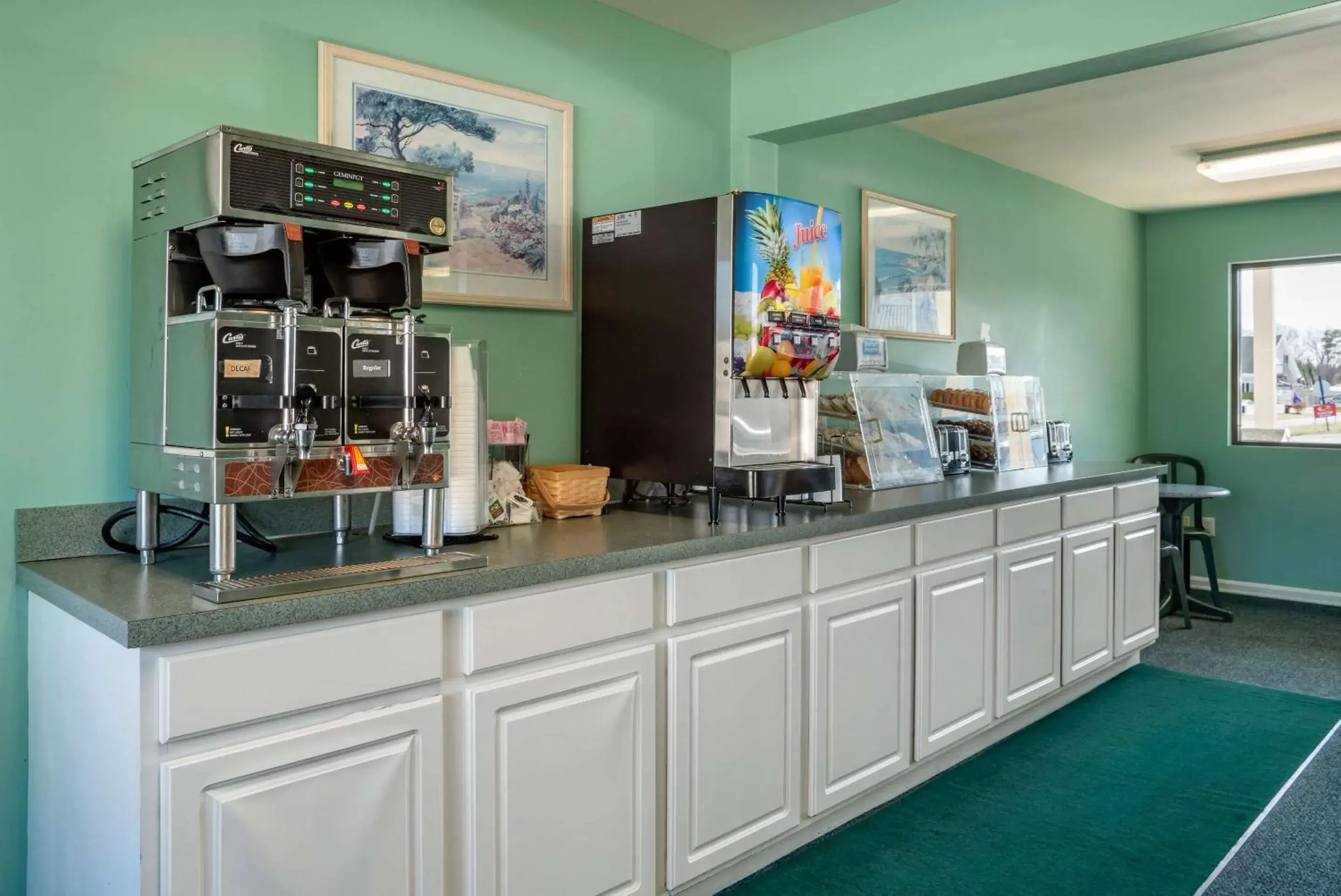 Breakfast in Rodeway Inn & Suites Rehoboth Beach Breakfast in Rodeway Inn & Suites Rehoboth Beach