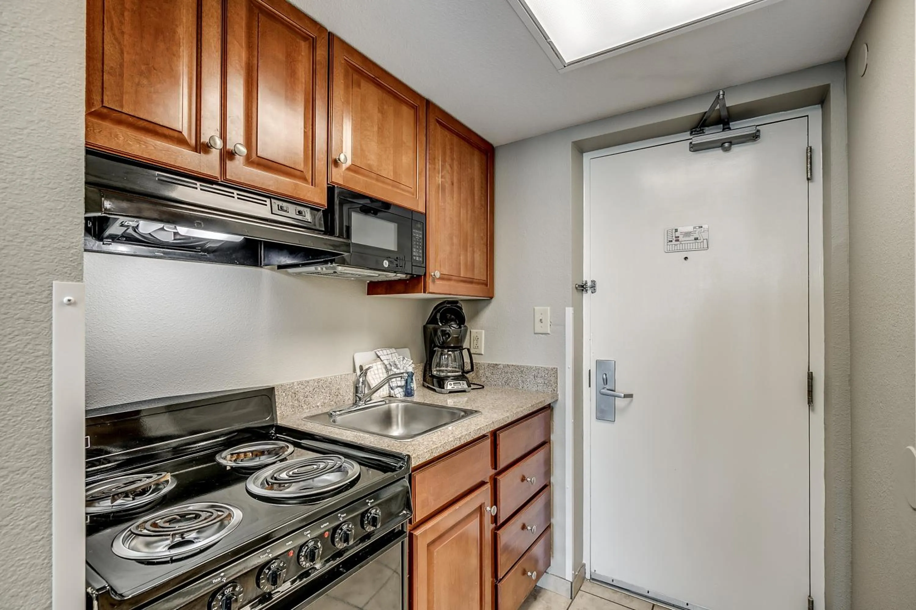 Coffee/tea facilities in Dunes Village