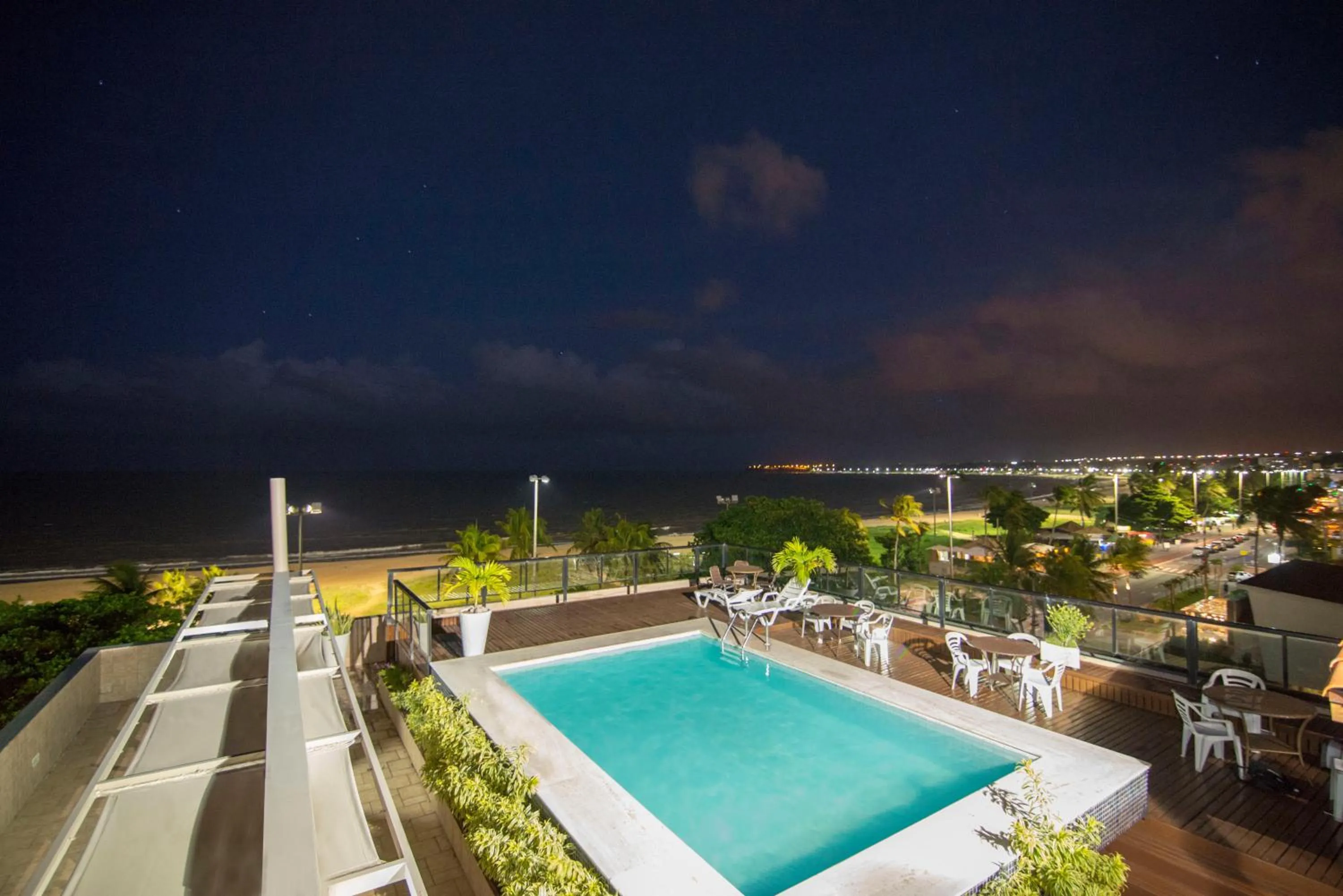 Swimming pool in Xênius Hotel