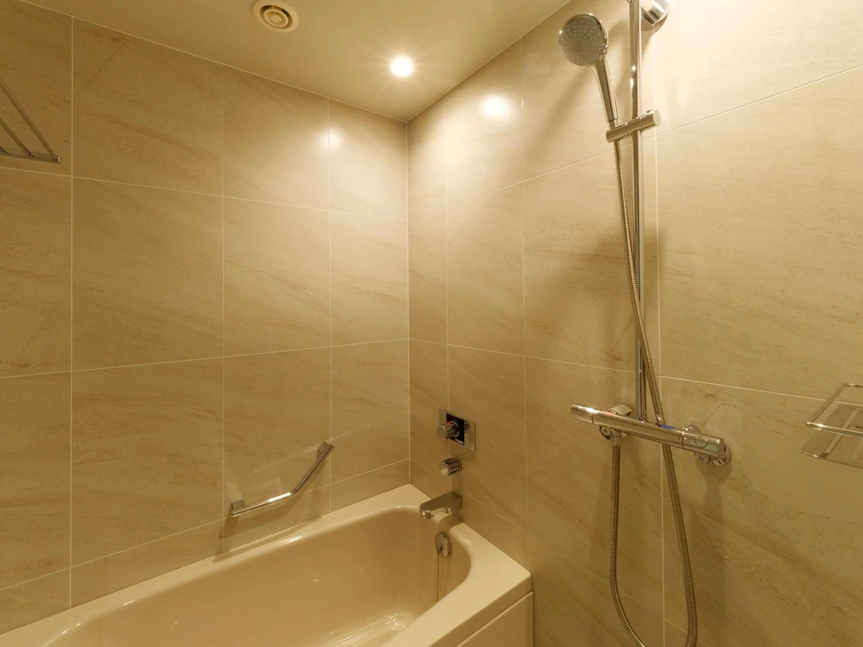 Bathroom in Hotel Keihan Tsukiji Ginza Grande