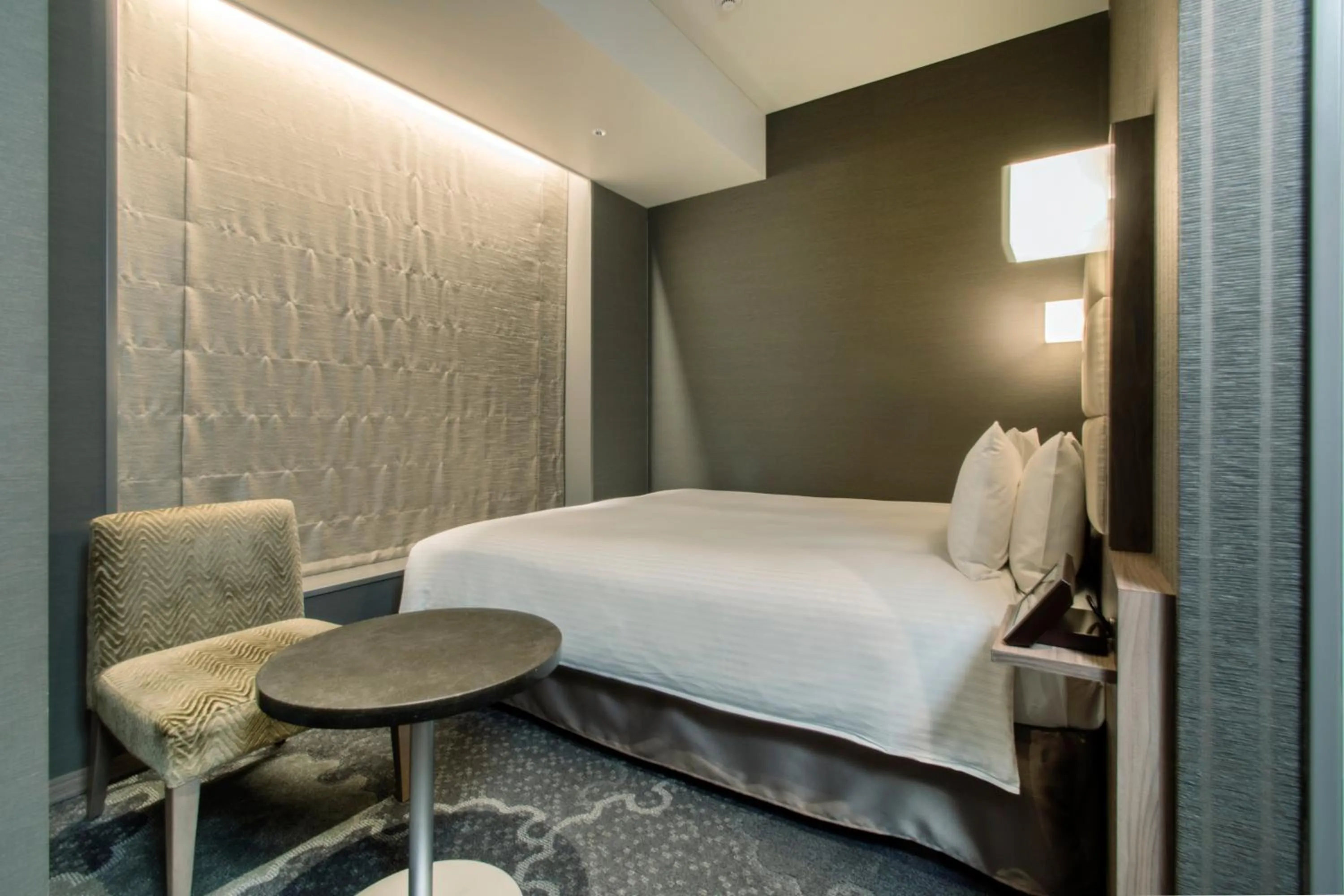 Bedroom, Bed in Hotel Keihan Tsukiji Ginza Grande