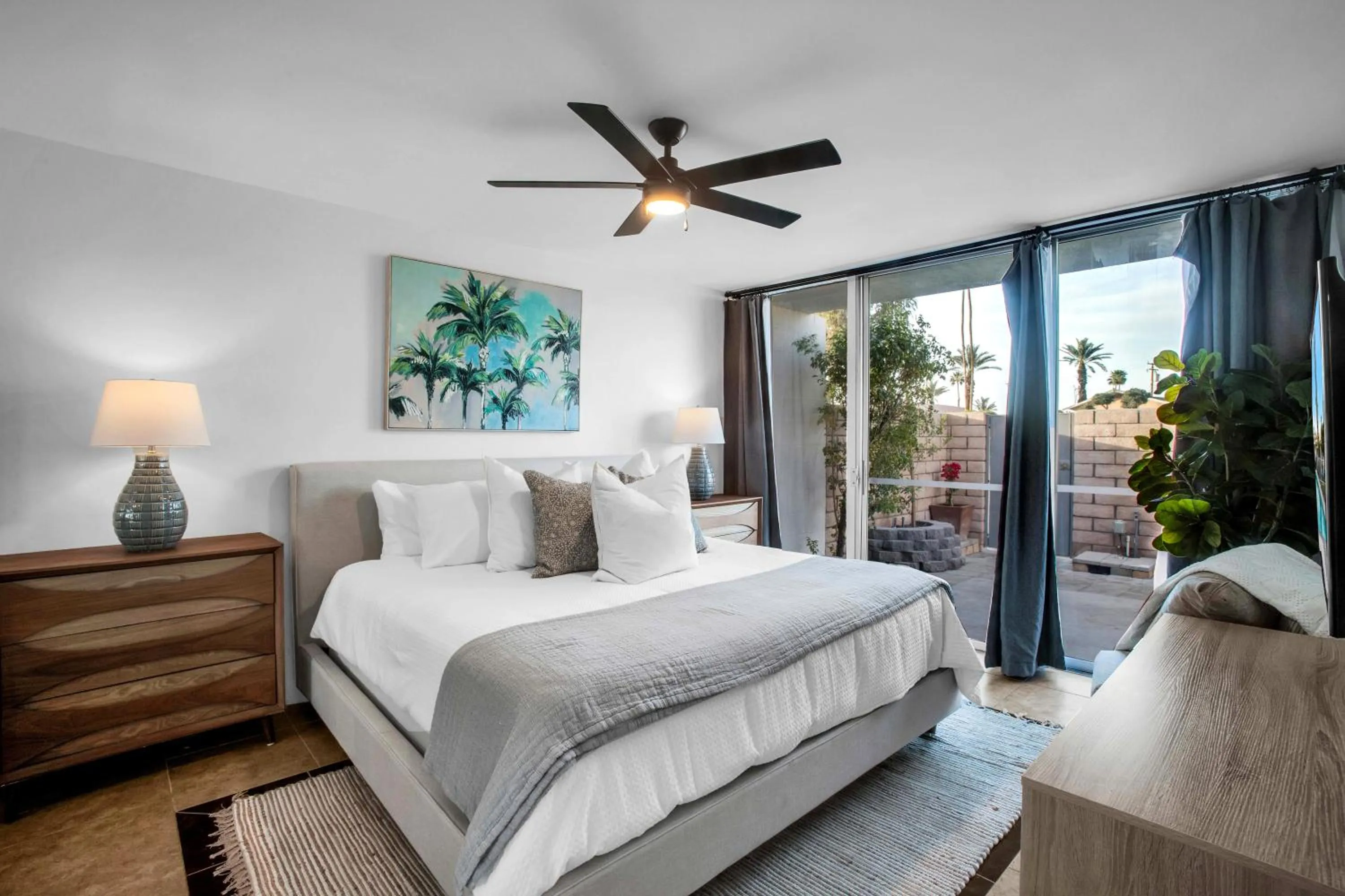 Bed in The Inn at Deep Canyon