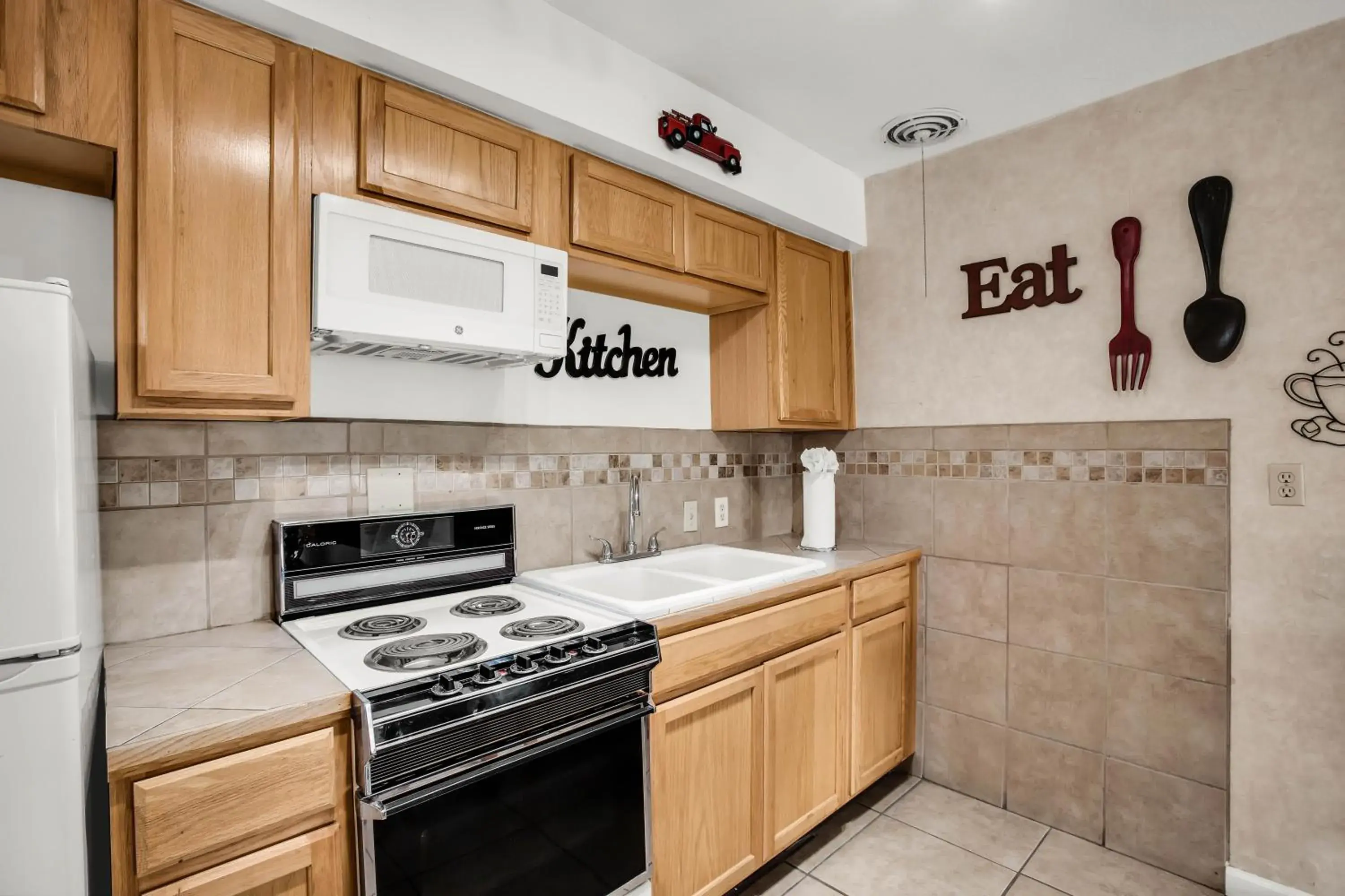 Queen Suite in The Inn at Deep Canyon Queen Suite in The Inn at Deep Canyon