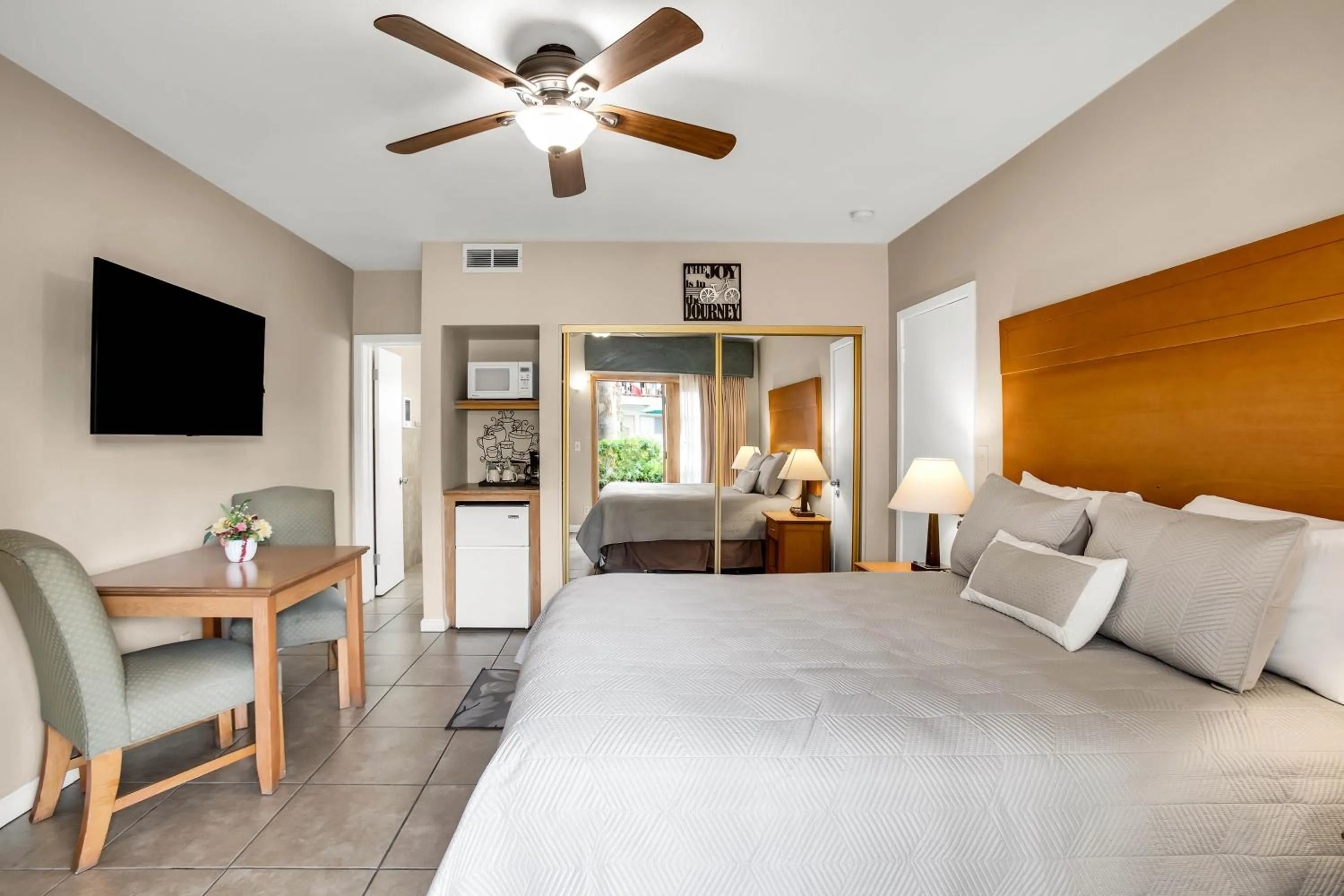 Bed in The Inn at Deep Canyon