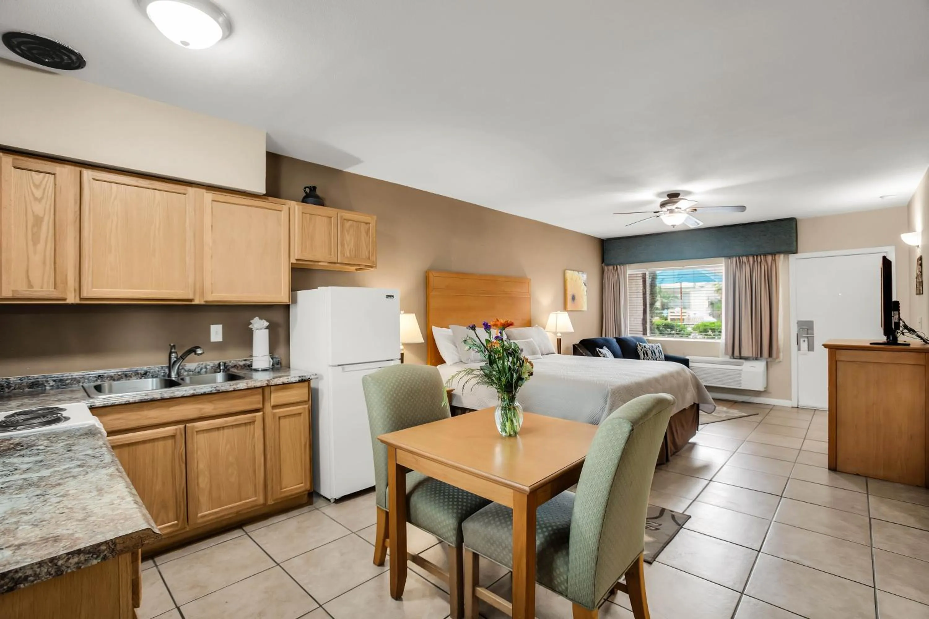 Bed in The Inn at Deep Canyon