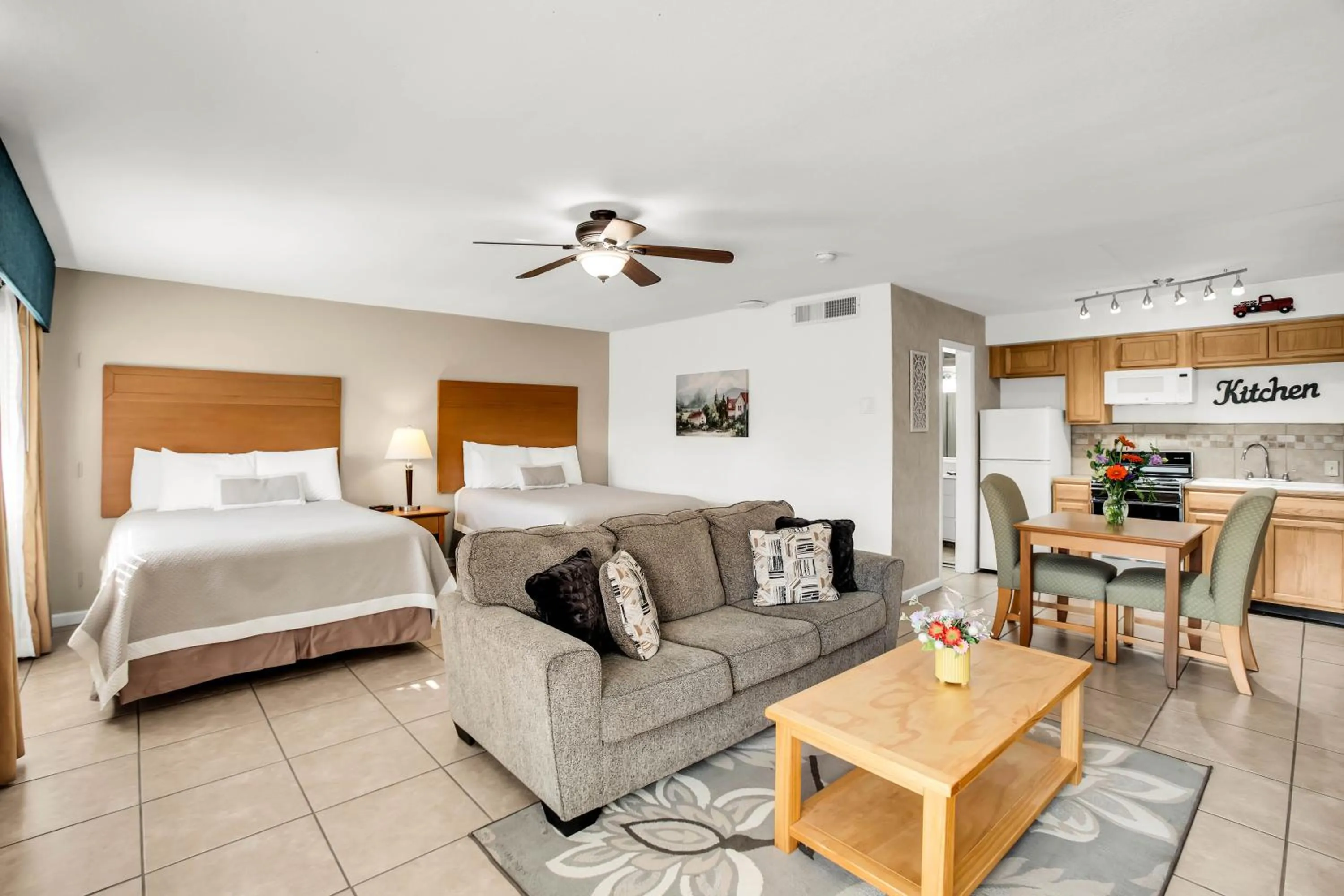 Bed in The Inn at Deep Canyon