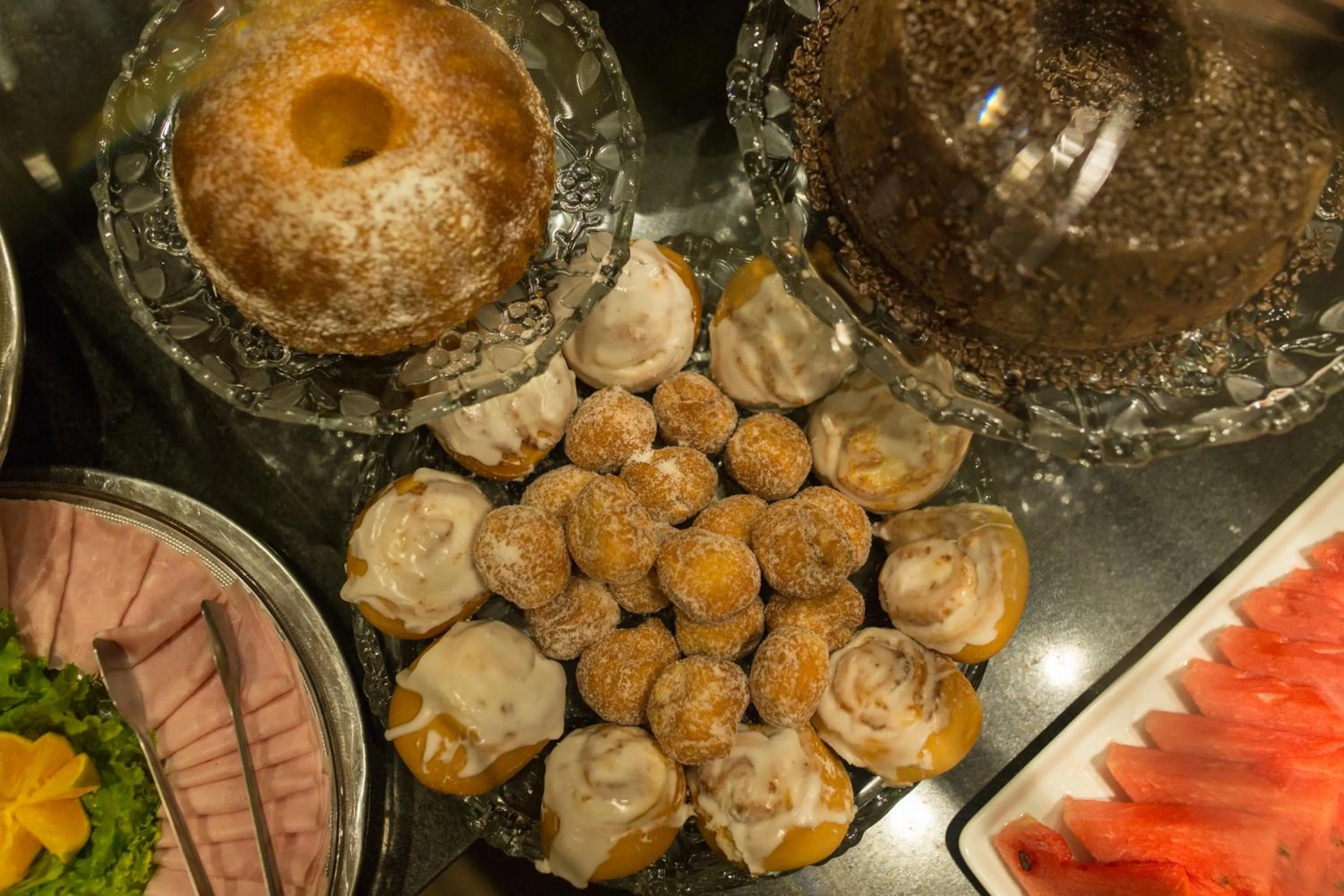 Restaurant/places to eat in Hotel Princess