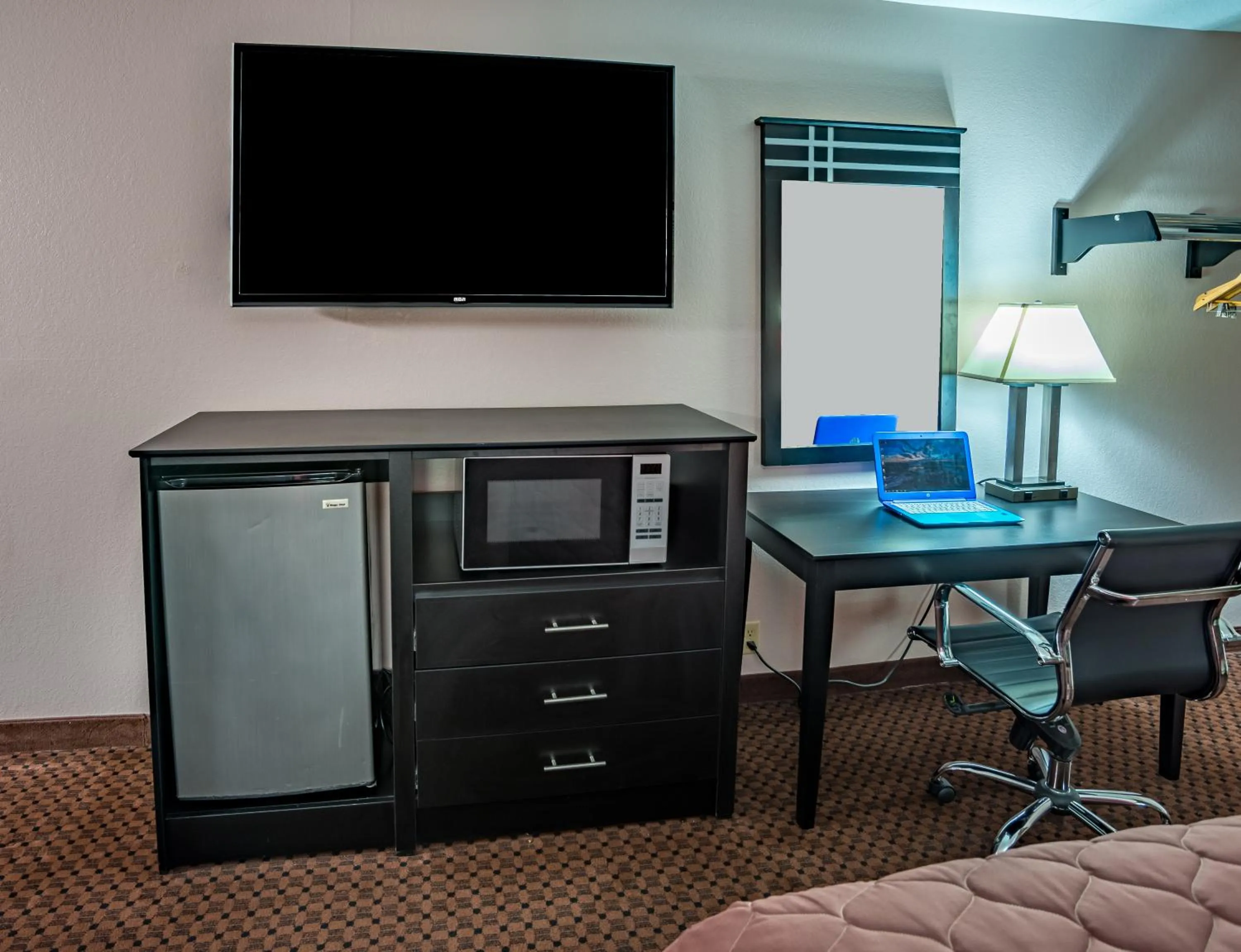 Decorative detail in Prime Rate Inn