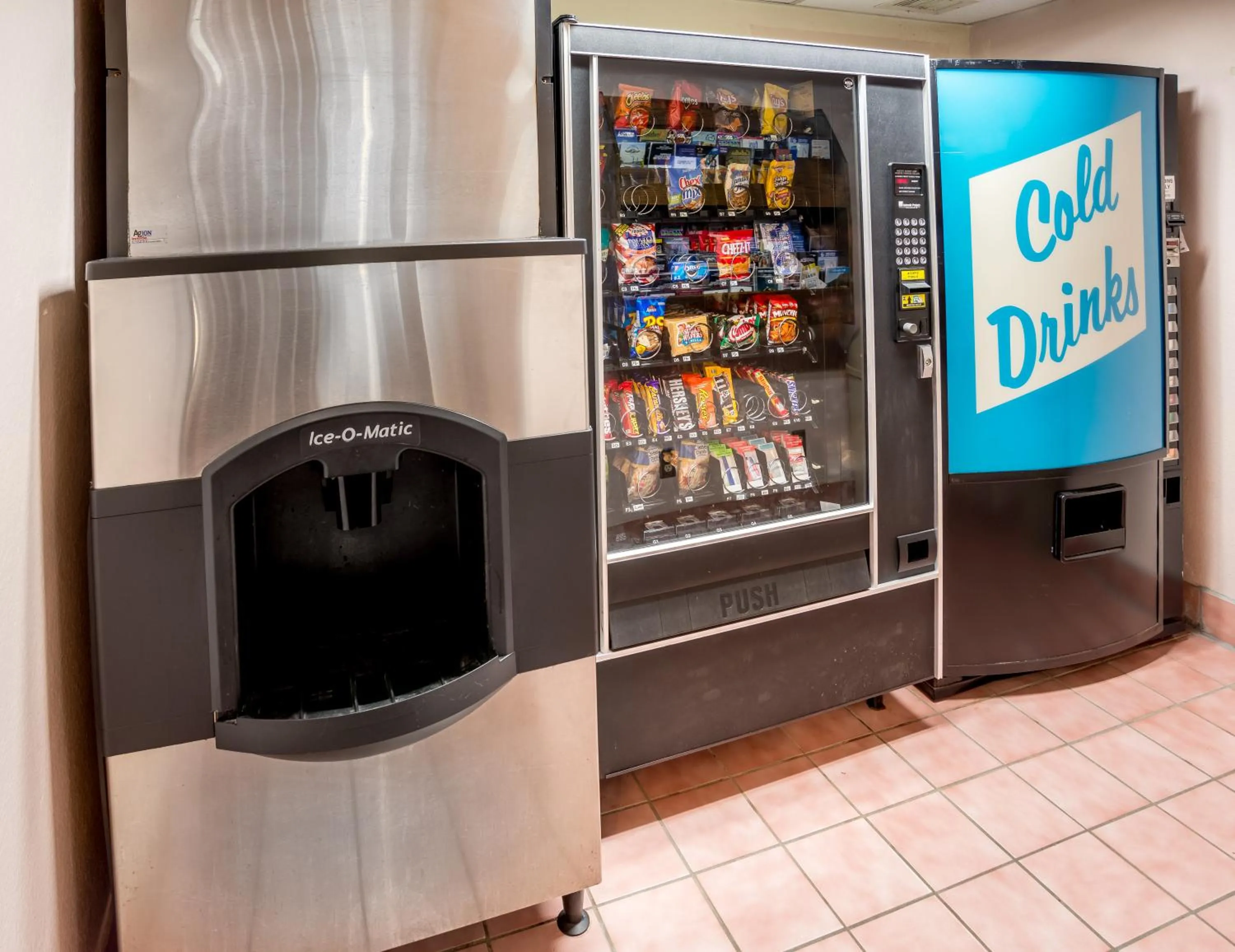 Food and drinks in Prime Rate Inn