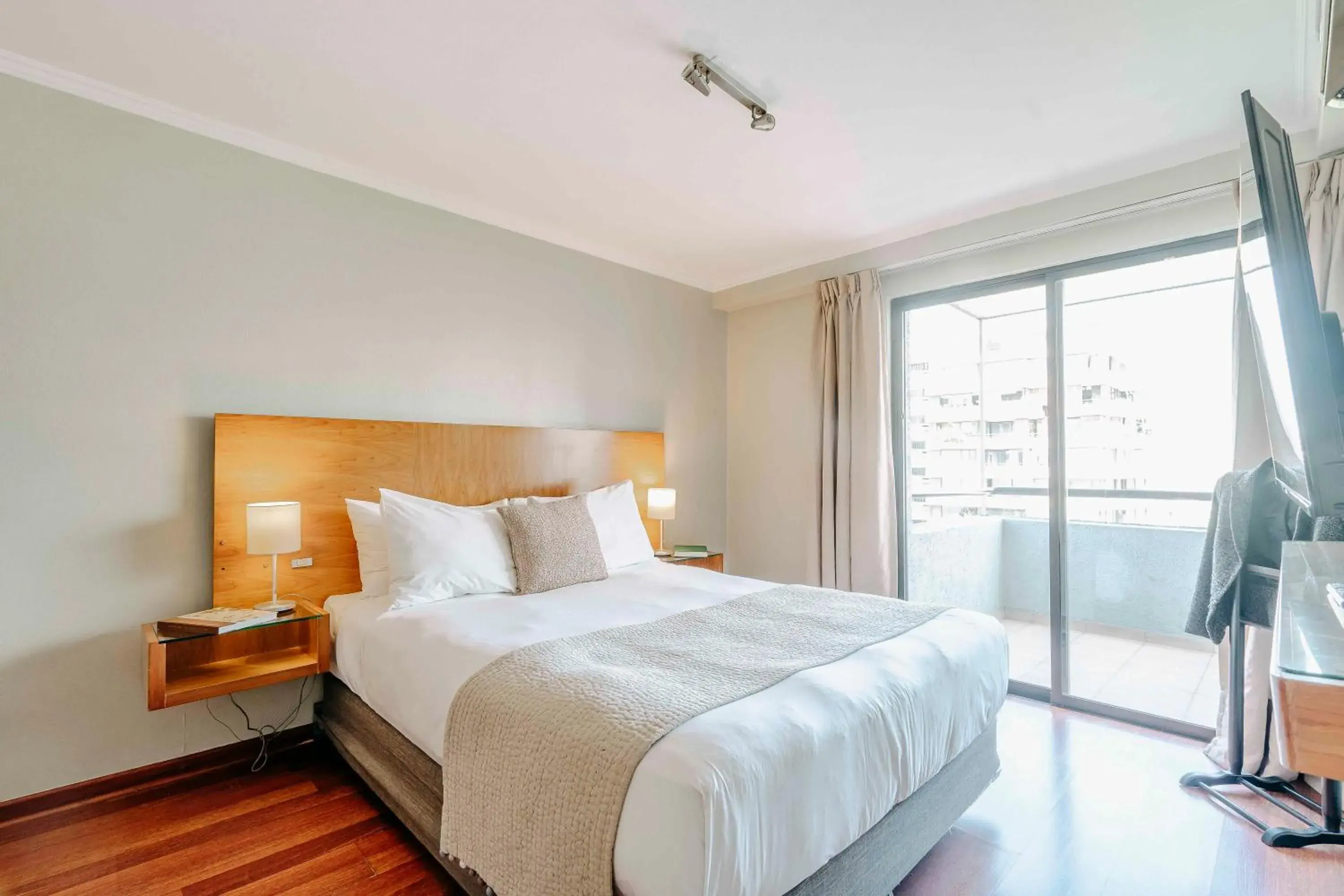 Two-Bedroom Apartment in Time Stay - Essential Apartments Two-Bedroom Apartment in Time Stay - Essential Apartments