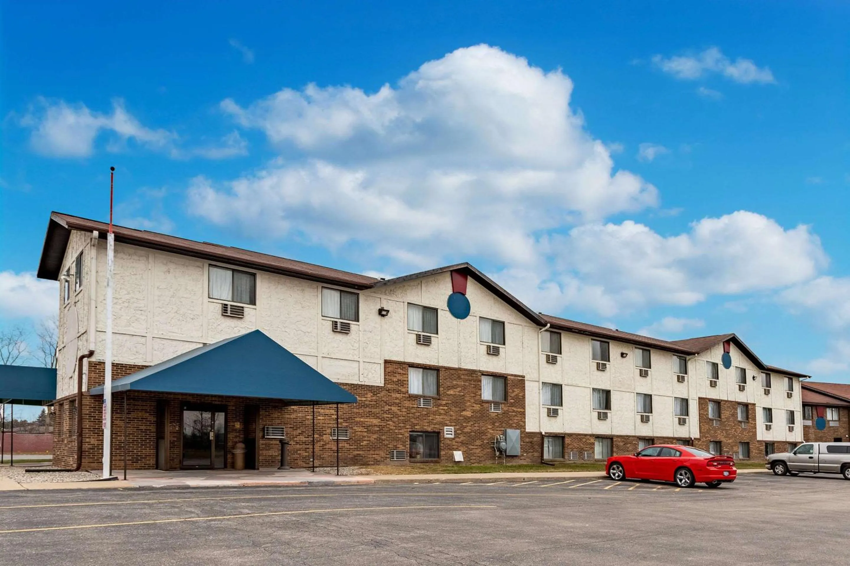 Property building in Econo Lodge Inn & Suites Auburn