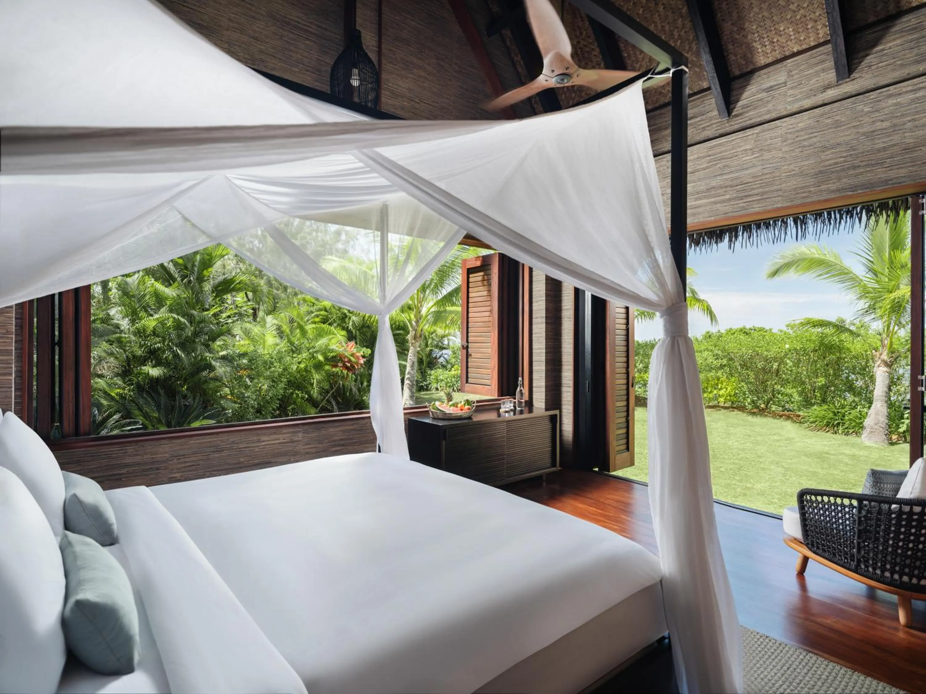 Bedroom, Bed in Six Senses Fiji