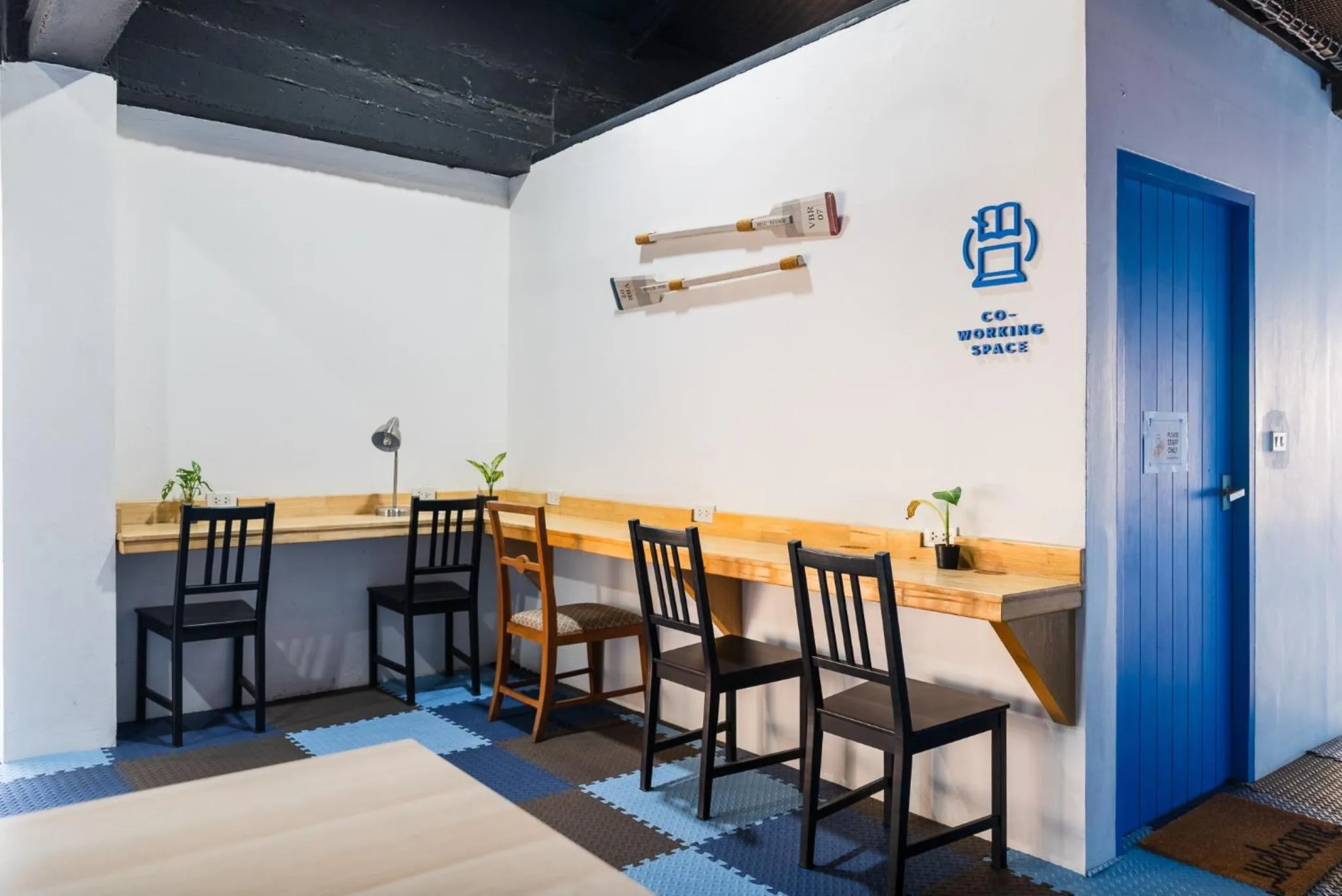 Living room in THALAY Cha-am by THA