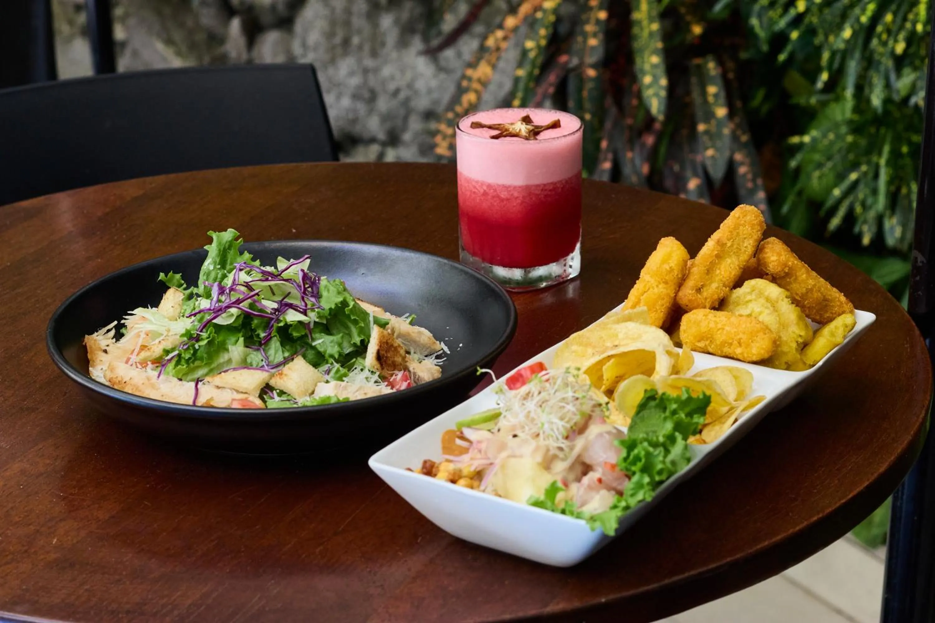 Restaurant/places to eat in El Dorado Classic Hotel