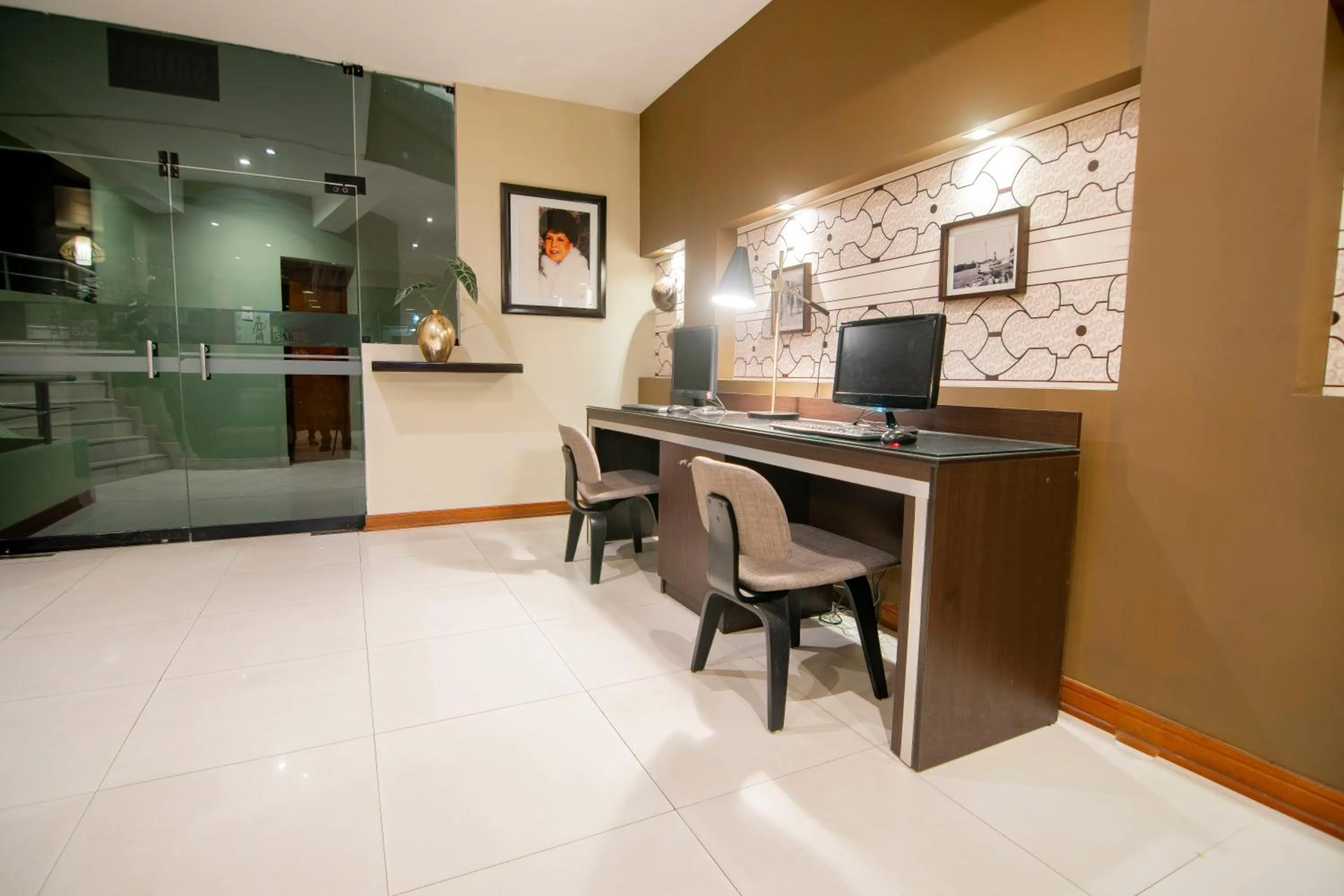 Business facilities in El Dorado Classic Hotel