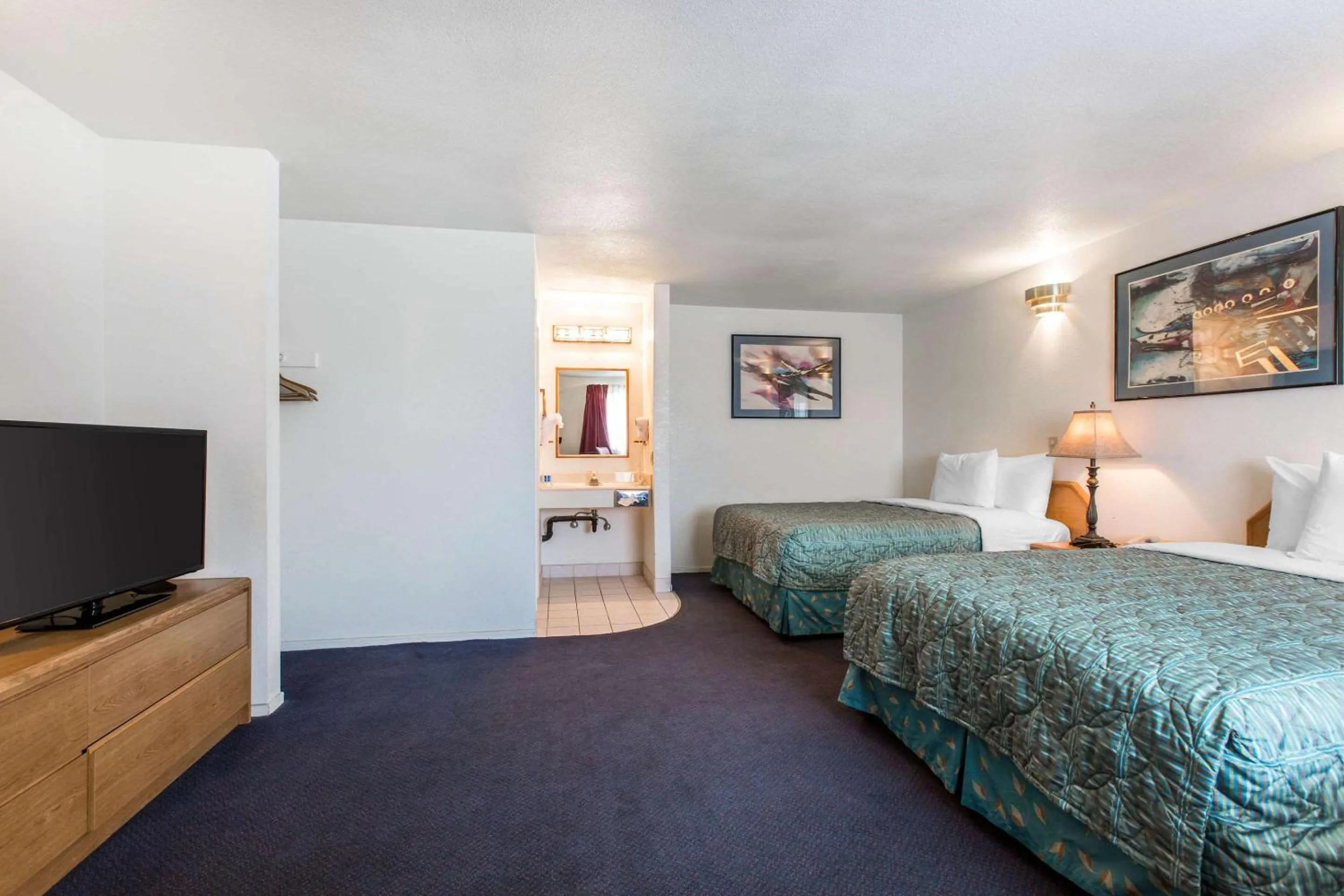 Bedroom, Bed in Rodeway Inn Beaumont