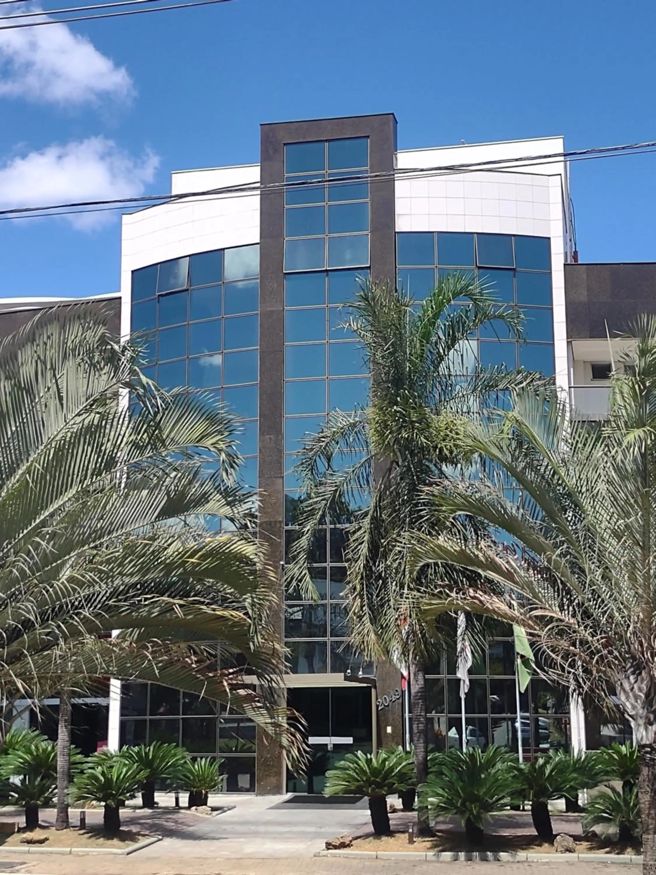 Facade/entrance in Ramada Hotel & Suites Lagoa Santa By Wyndham