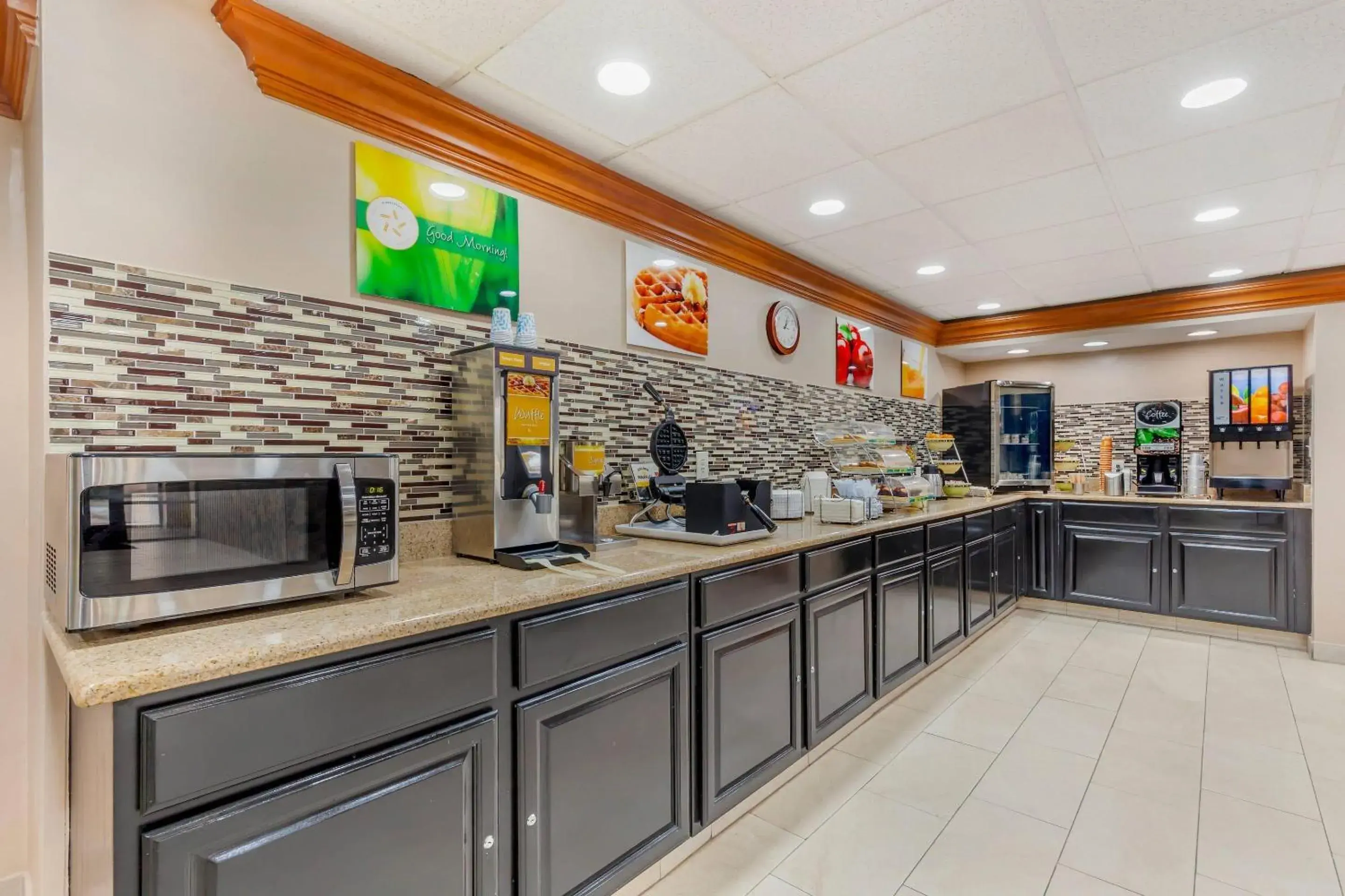 Breakfast in Quality Inn Lumberton North Breakfast in Quality Inn Lumberton North