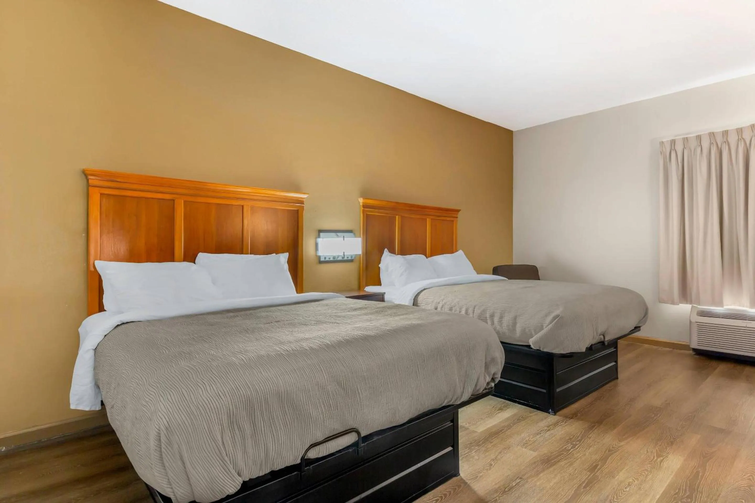 Bedroom, Bed in Quality Inn Lumberton North