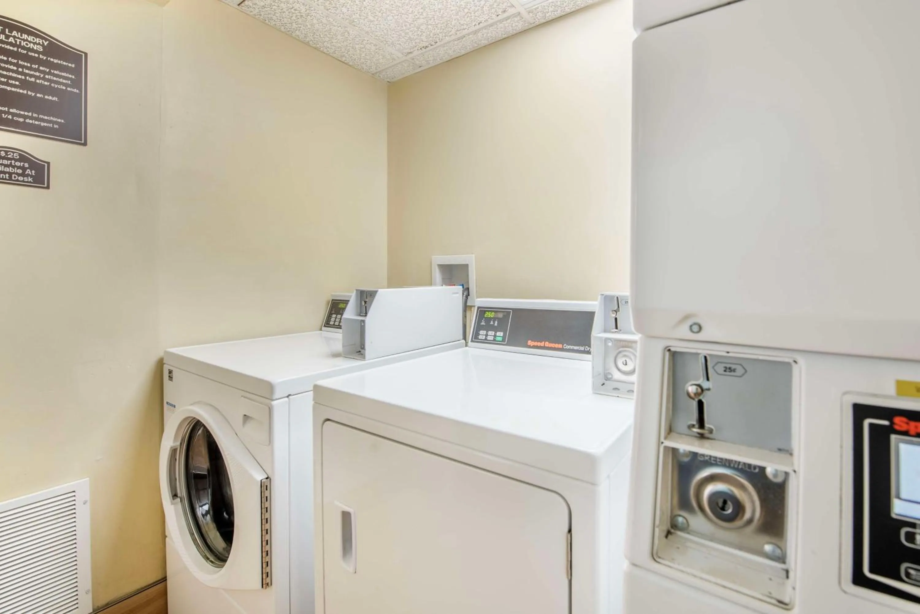 Property building in Best Western Plus Bridgeport Inn