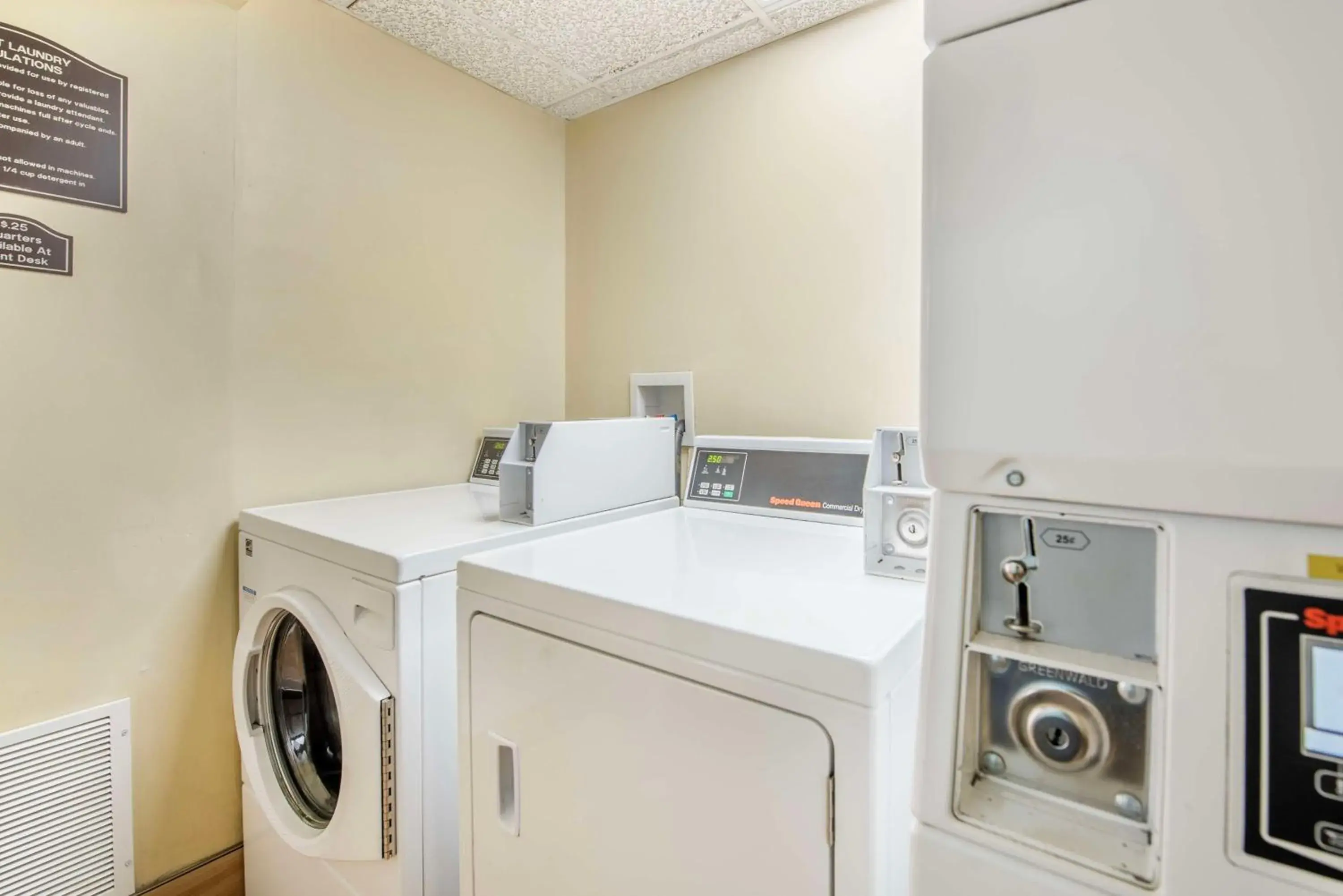 Property building in Best Western Plus Bridgeport Inn Property building in Best Western Plus Bridgeport Inn