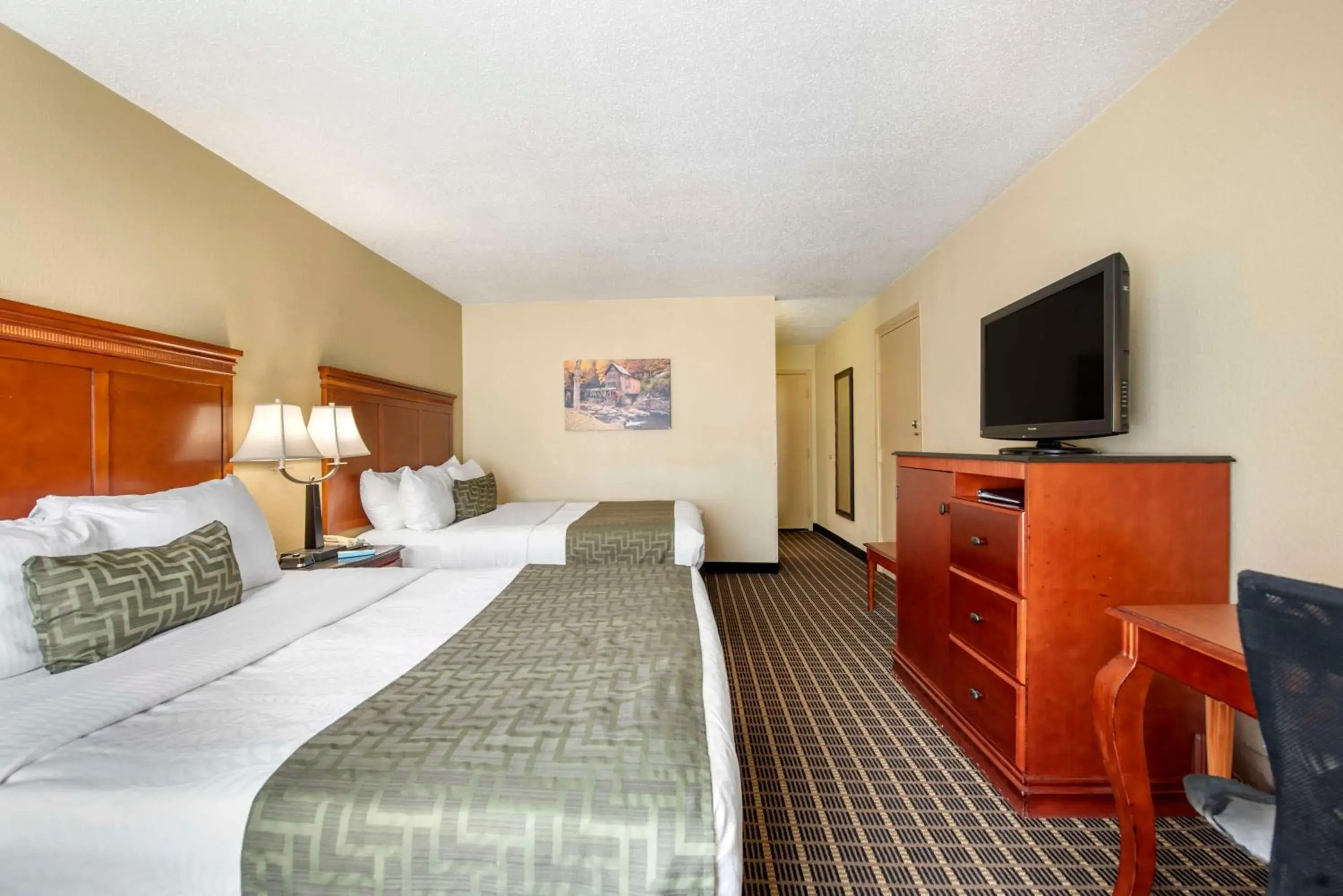 Bedroom, Bed in Best Western Plus Bridgeport Inn Bedroom, Bed in Best Western Plus Bridgeport Inn