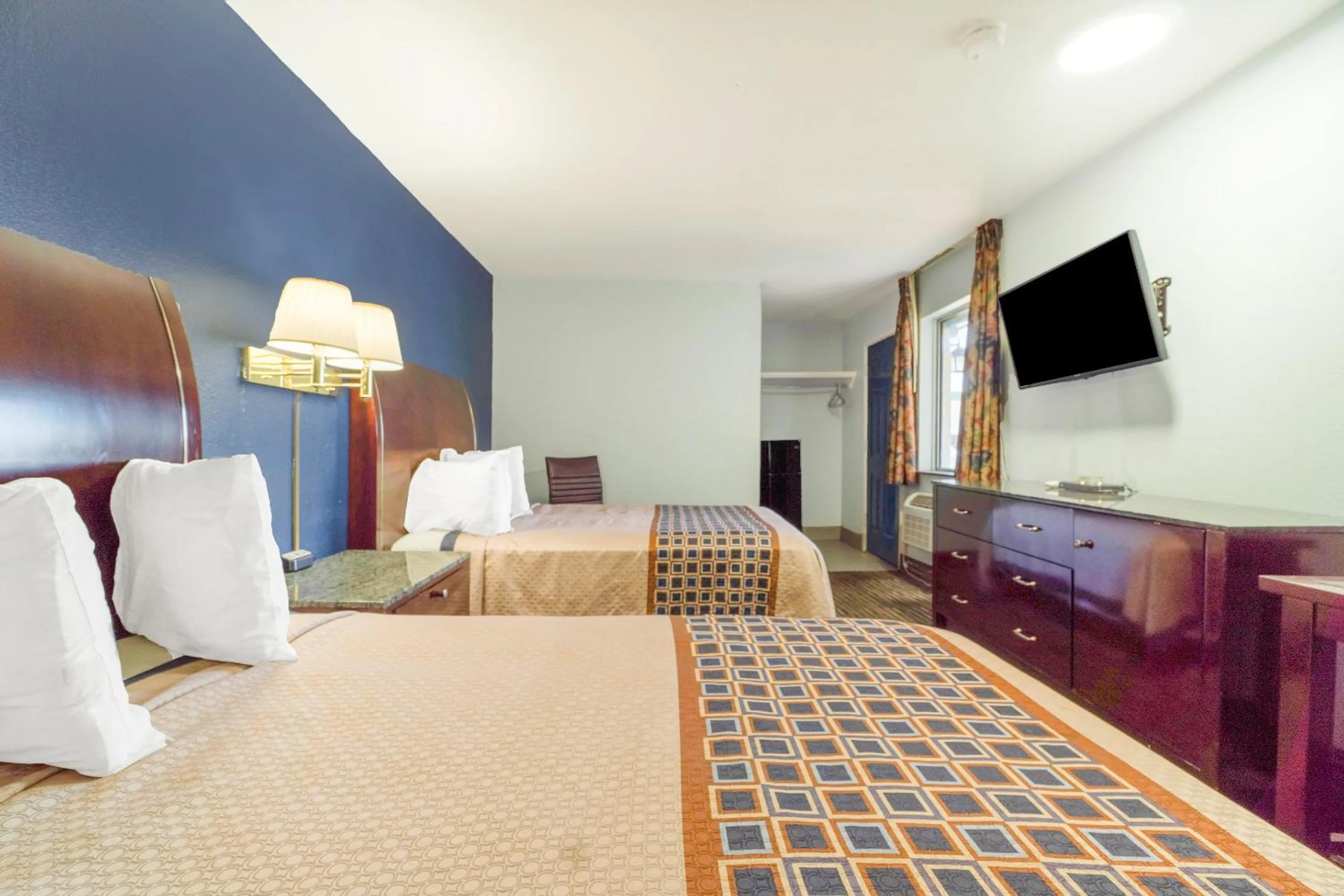 Bedroom, Bed in Budget Inn by OYO Frederick US-183