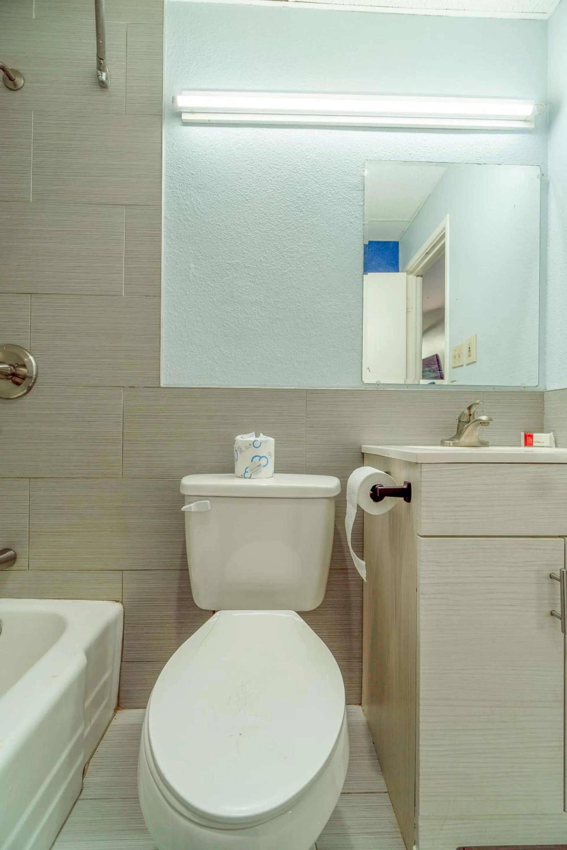 Bathroom in Budget Inn by OYO Frederick US-183