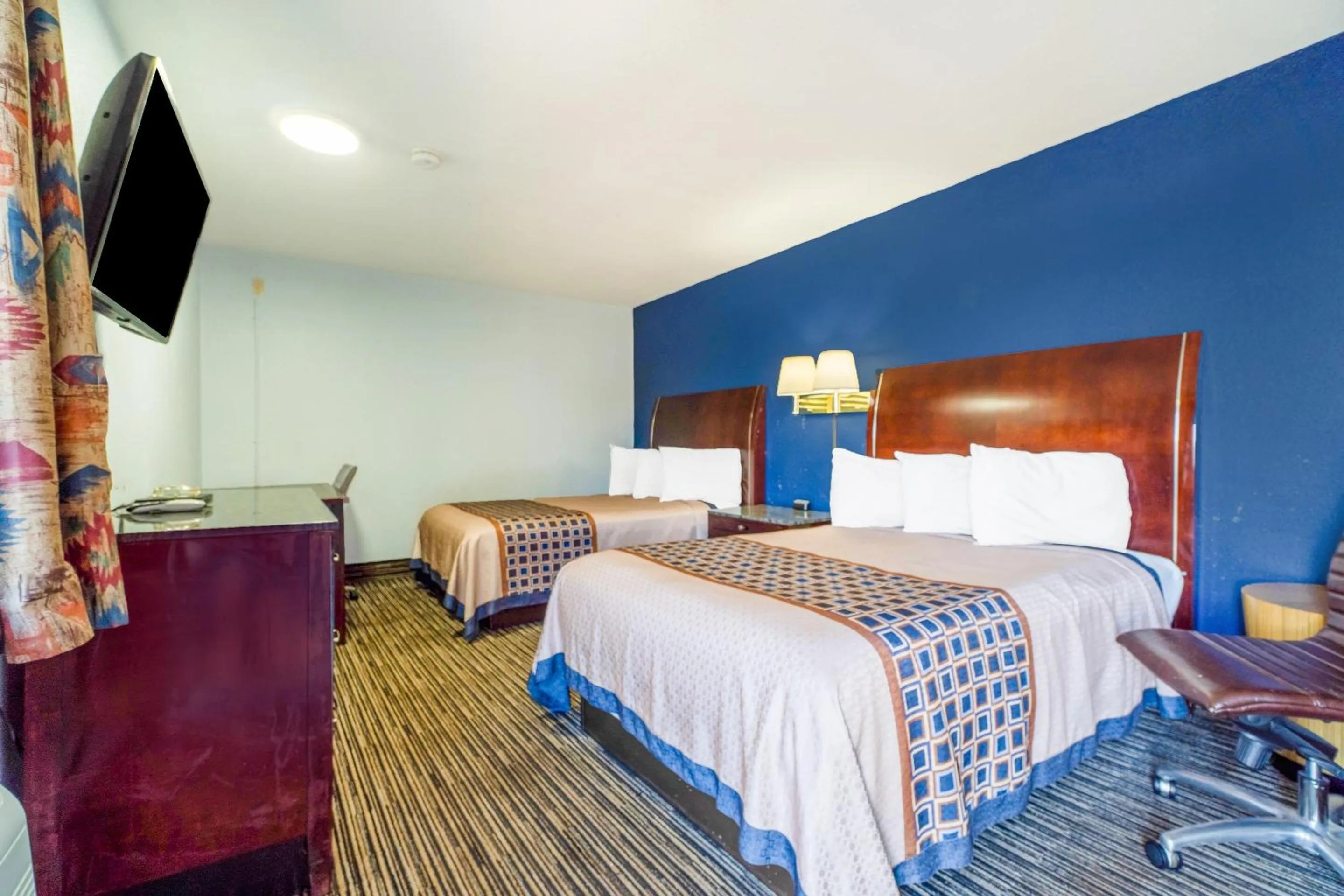 Bedroom, Bed in Budget Inn by OYO Frederick US-183