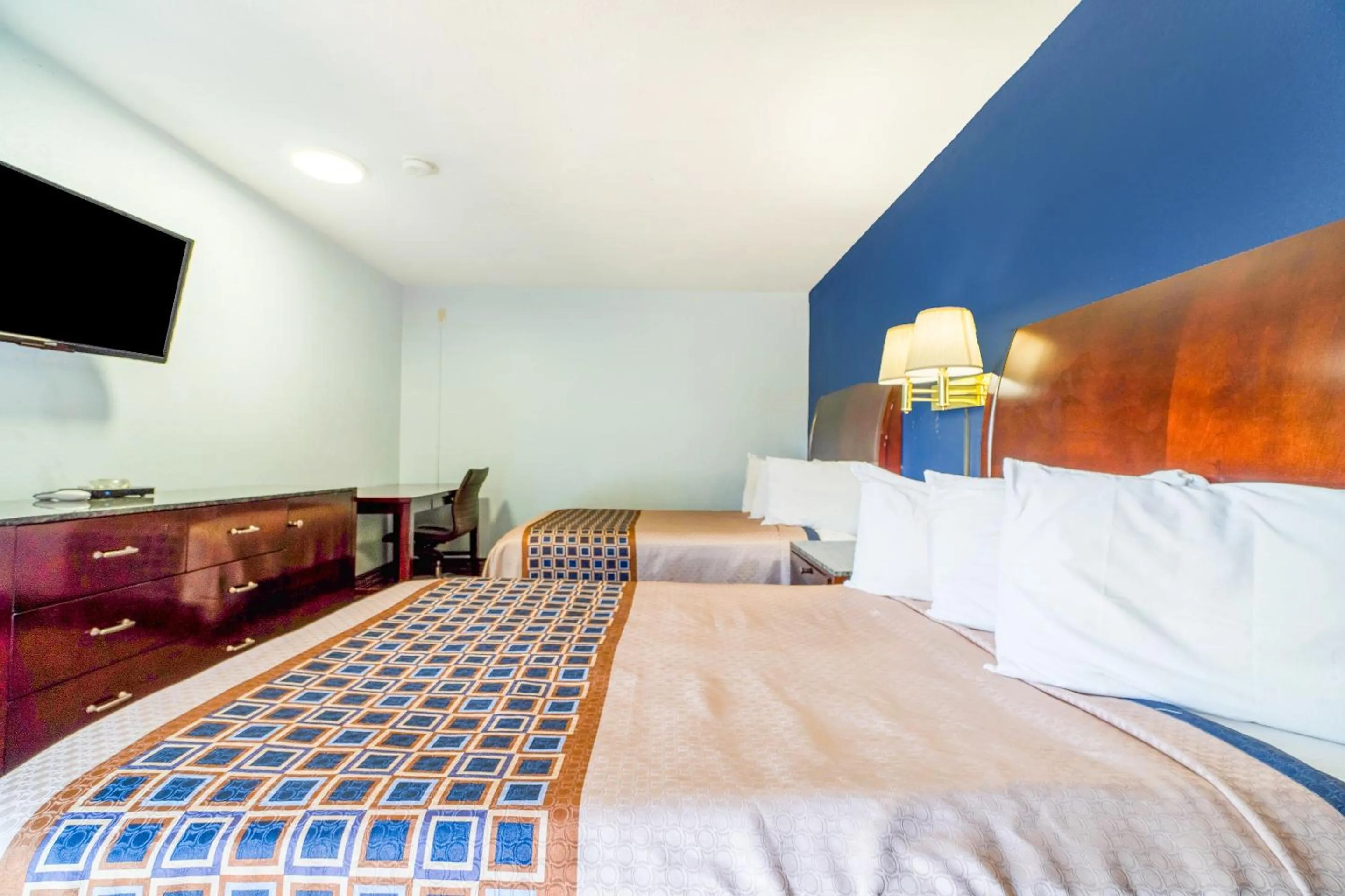 Bedroom, Bed in Budget Inn by OYO Frederick US-183