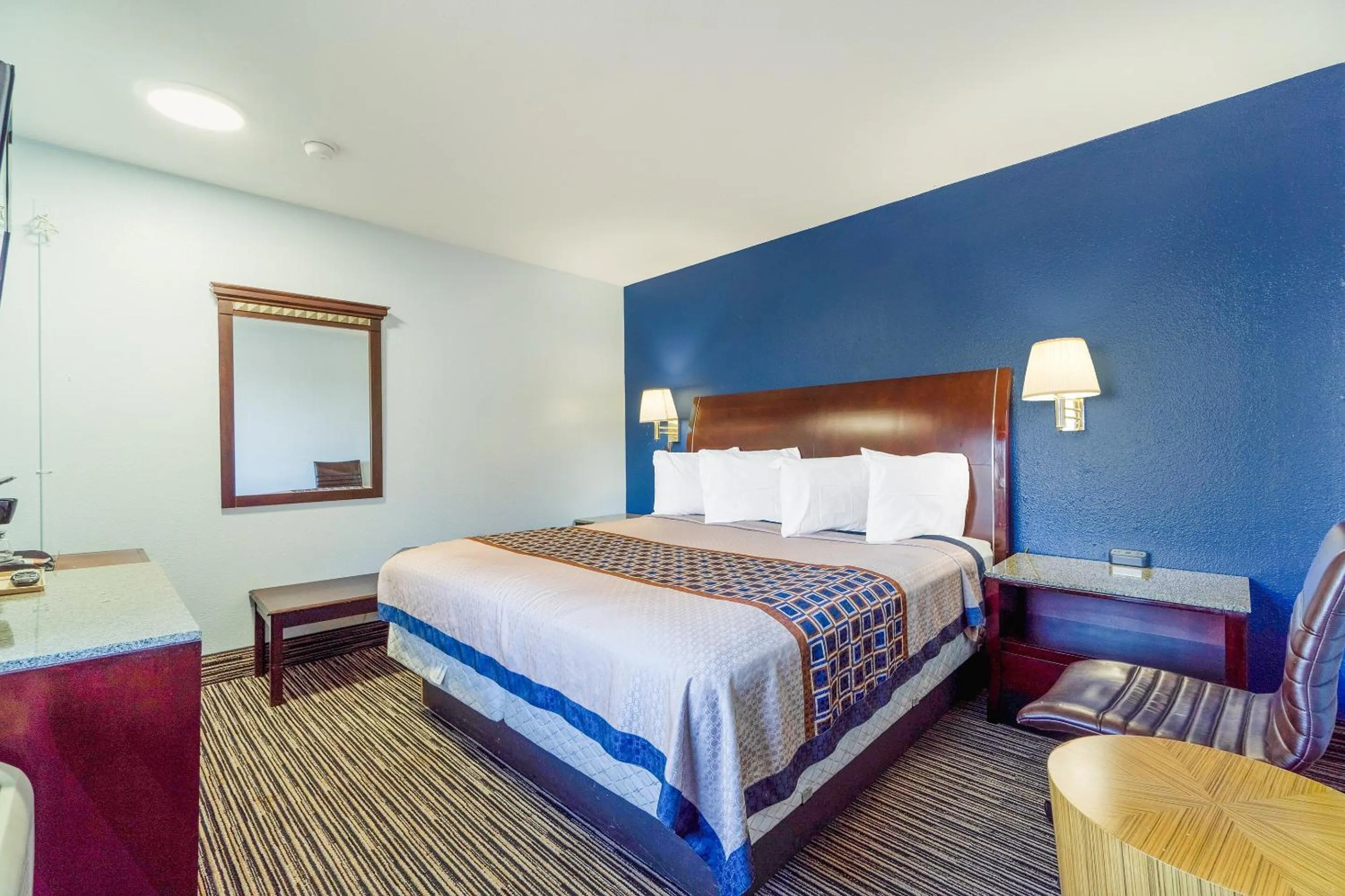 Bedroom, Bed in Budget Inn by OYO Frederick US-183