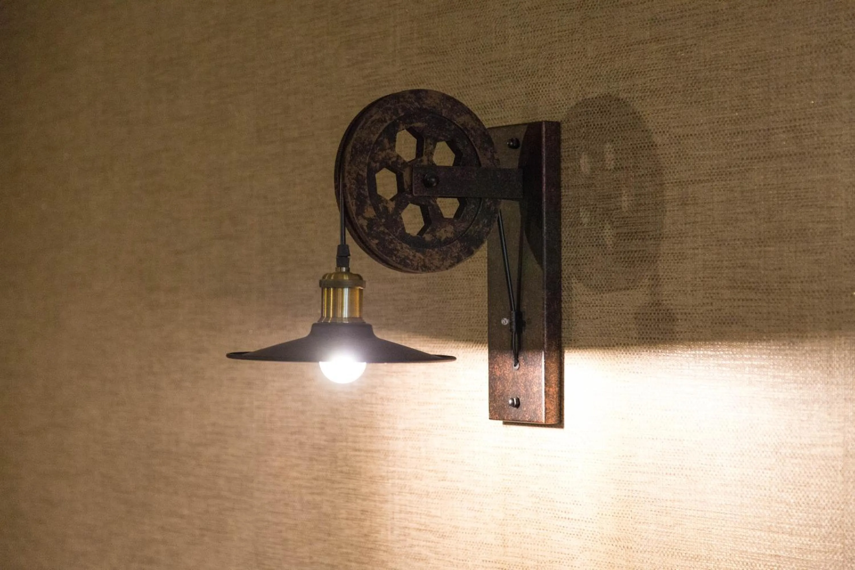 Restaurant/places to eat in De'Mar Hotel