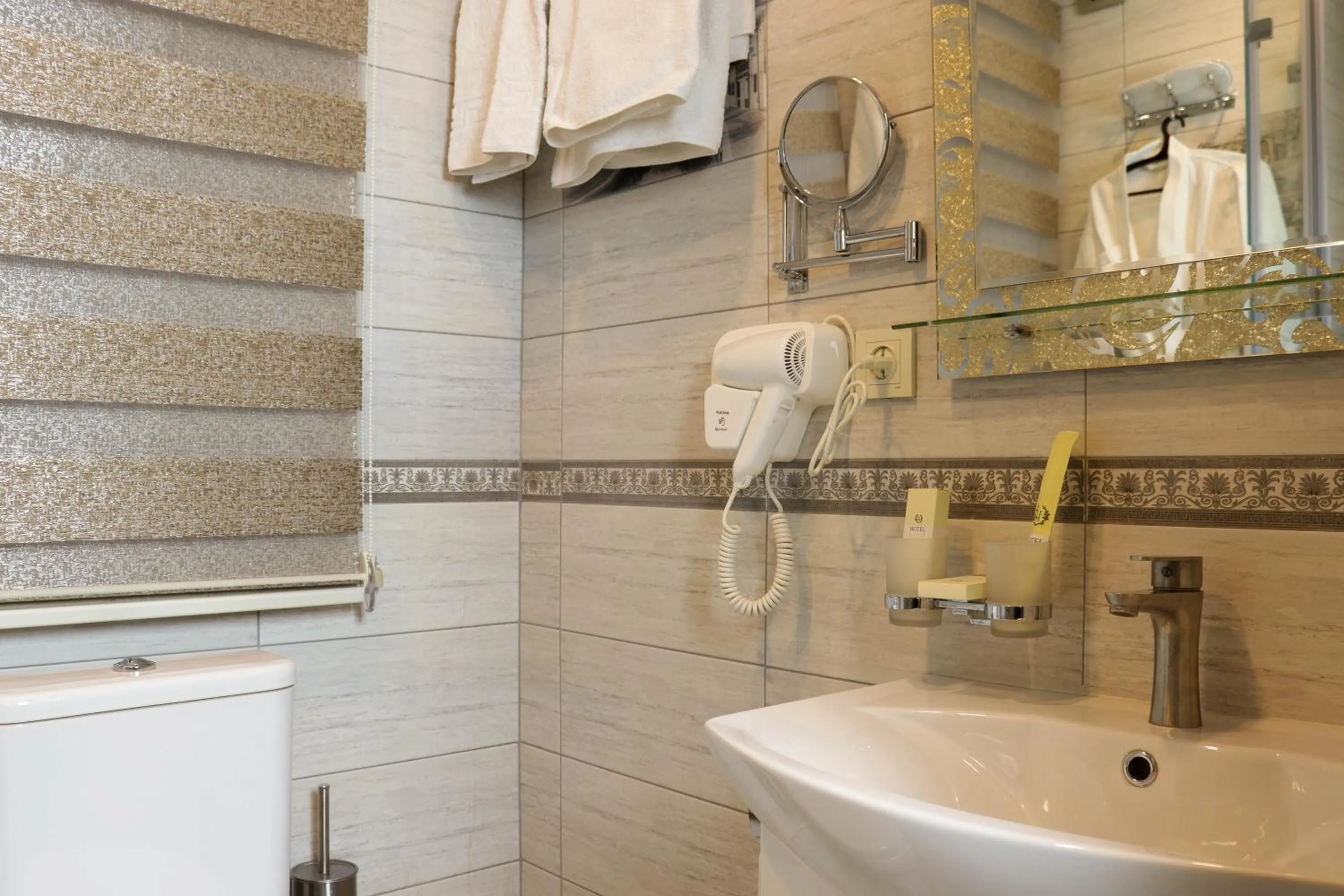 Shower in De'Mar Hotel