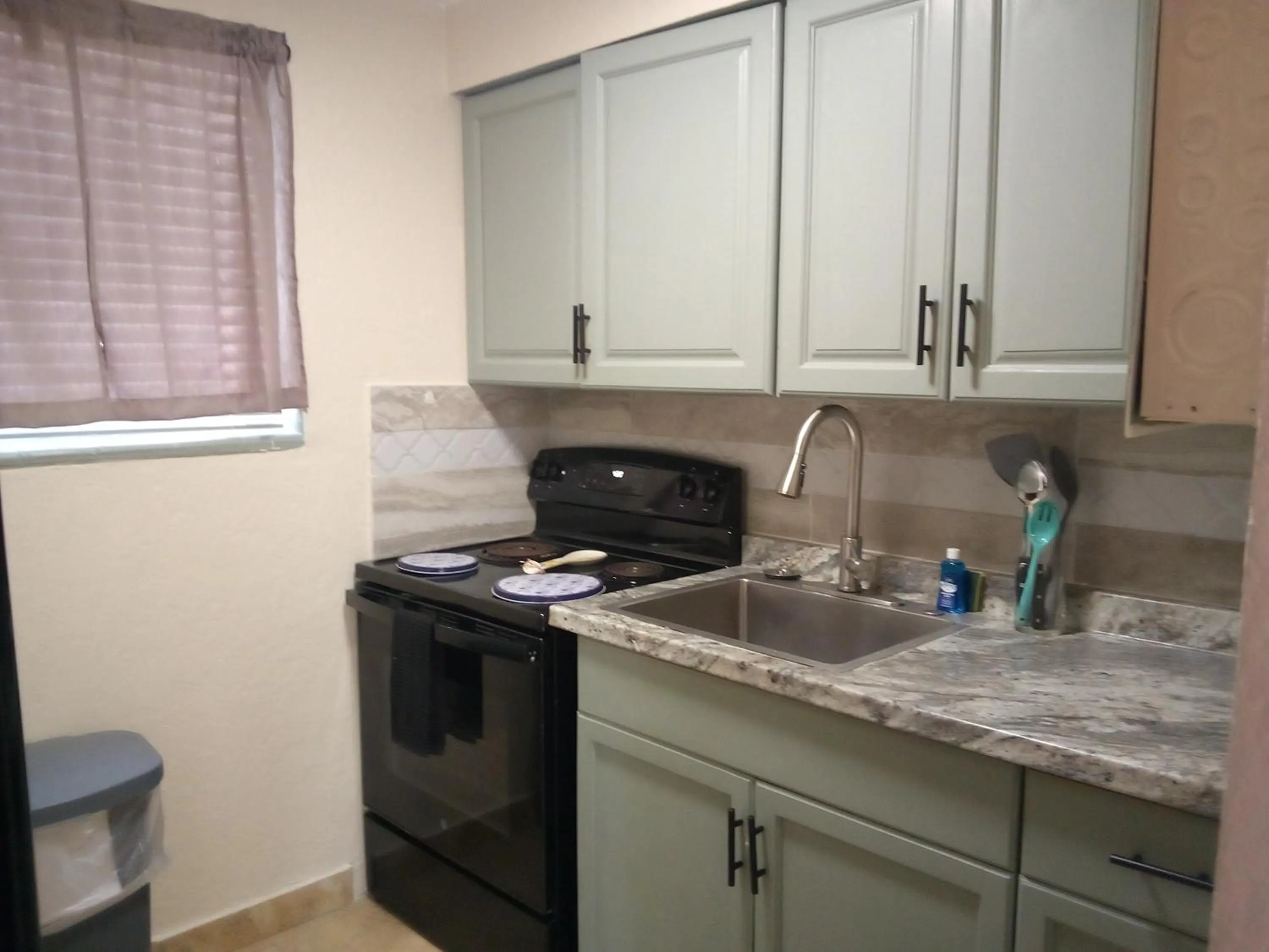 Kitchen or kitchenette in La Bella Oceanfront Inn - Daytona