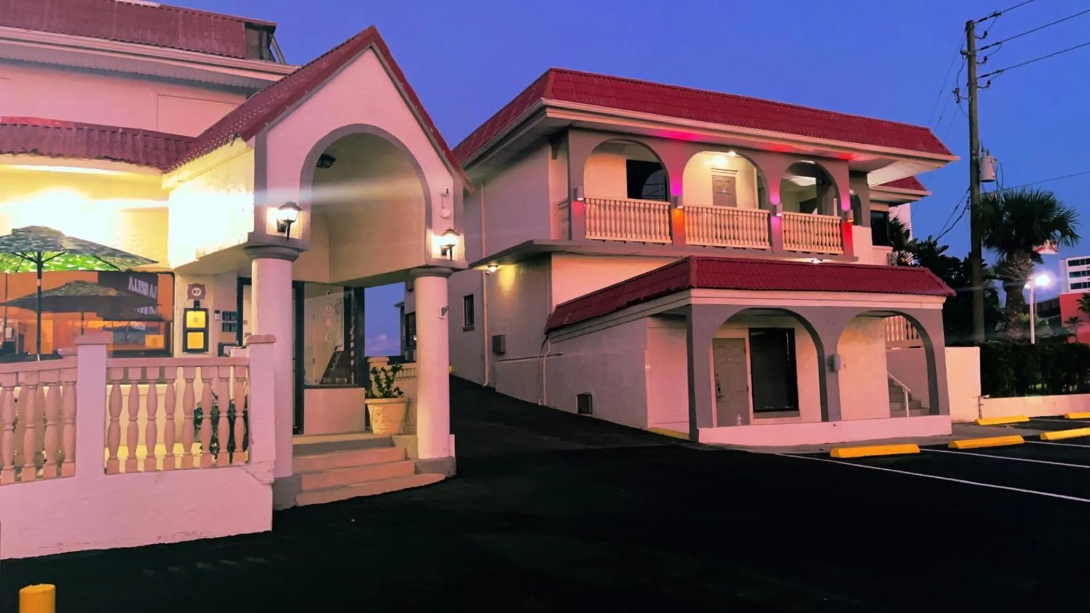 Property building in La Bella Oceanfront Inn - Daytona