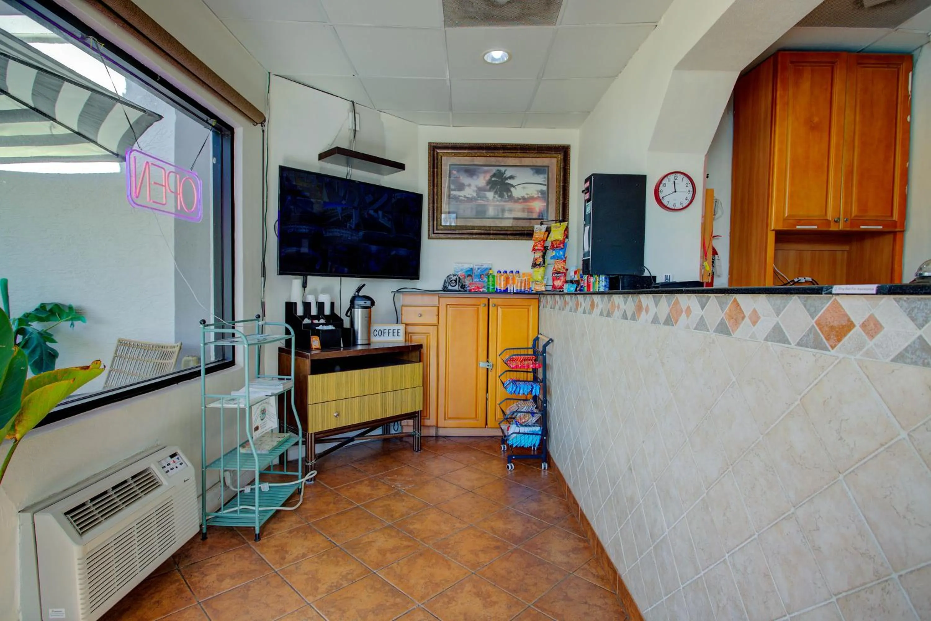 TV and multimedia in La Bella Inn - POOL OPEN