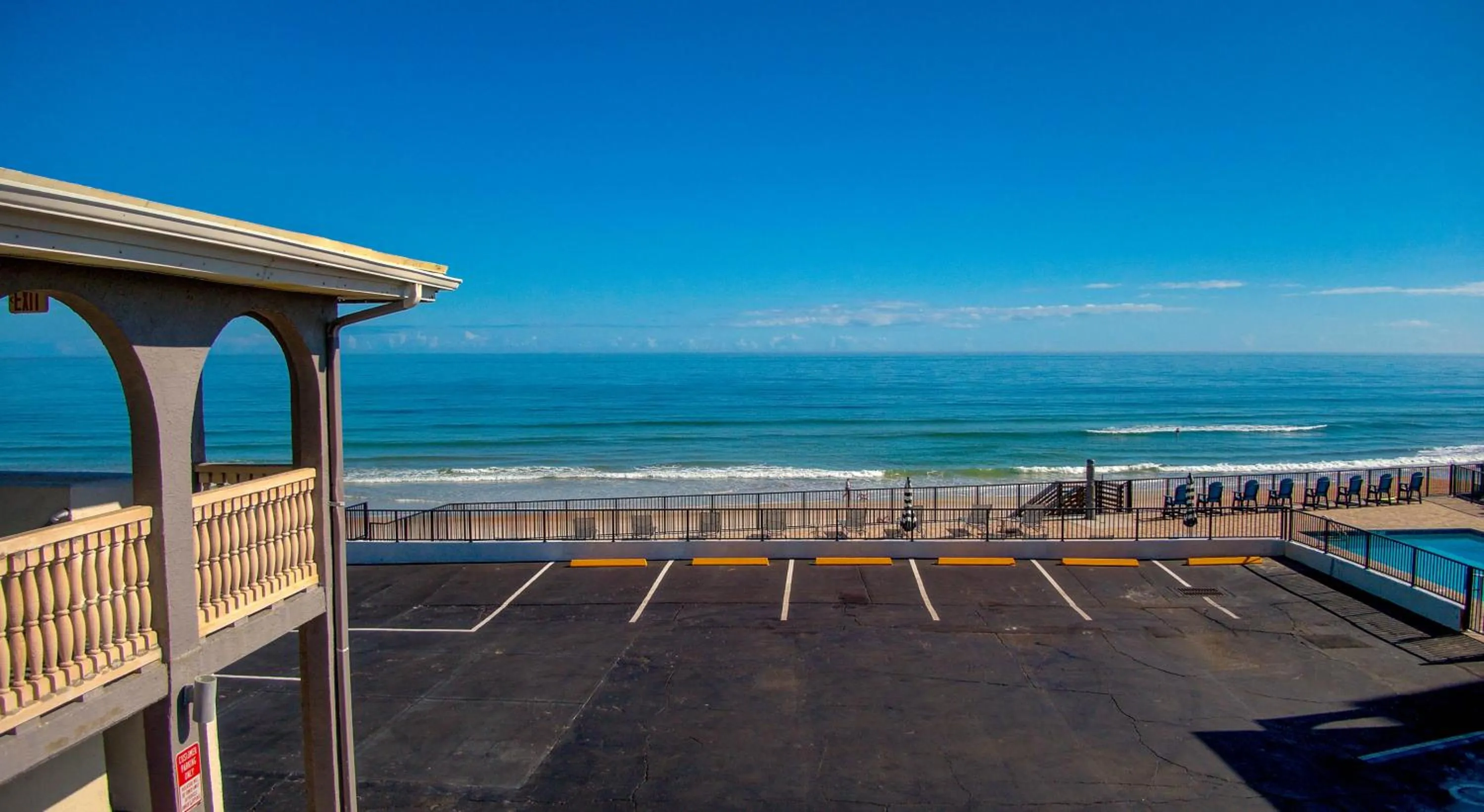 Day in La Bella Inn - POOL OPEN