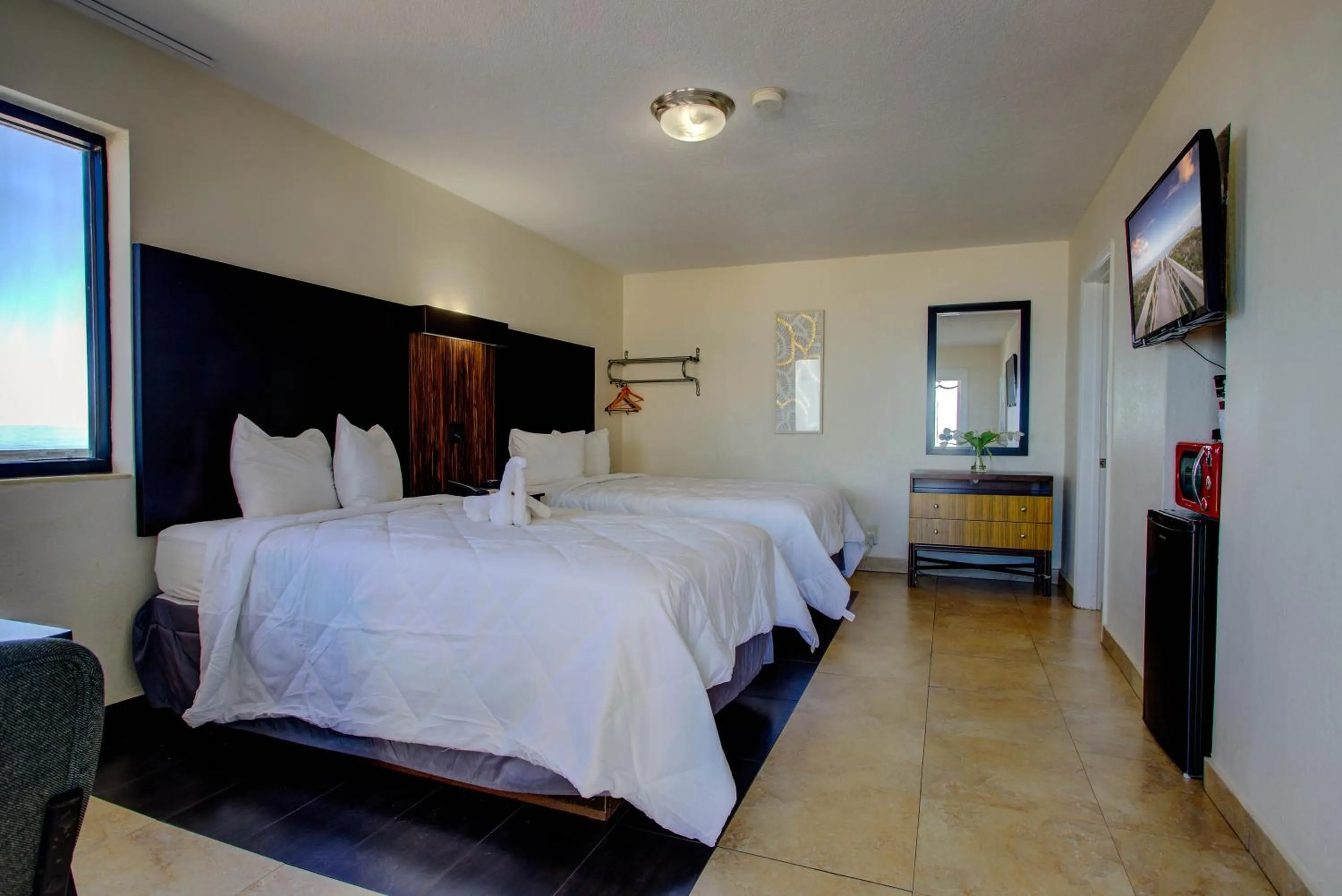 Bed in La Bella Inn - POOL OPEN