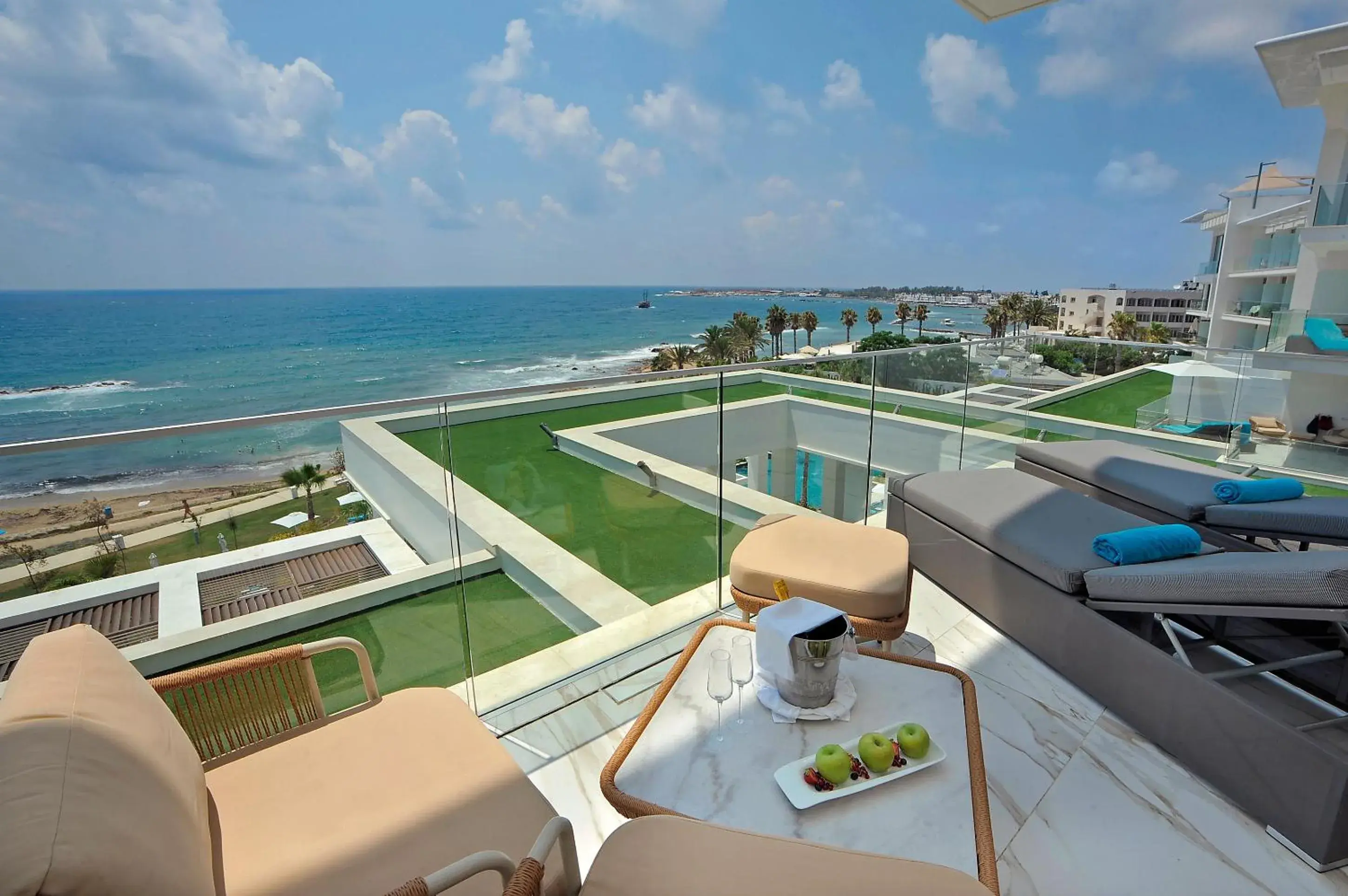 Sea view in Amavi, MadeForTwo Hotels - Paphos Sea view in Amavi, MadeForTwo Hotels - Paphos