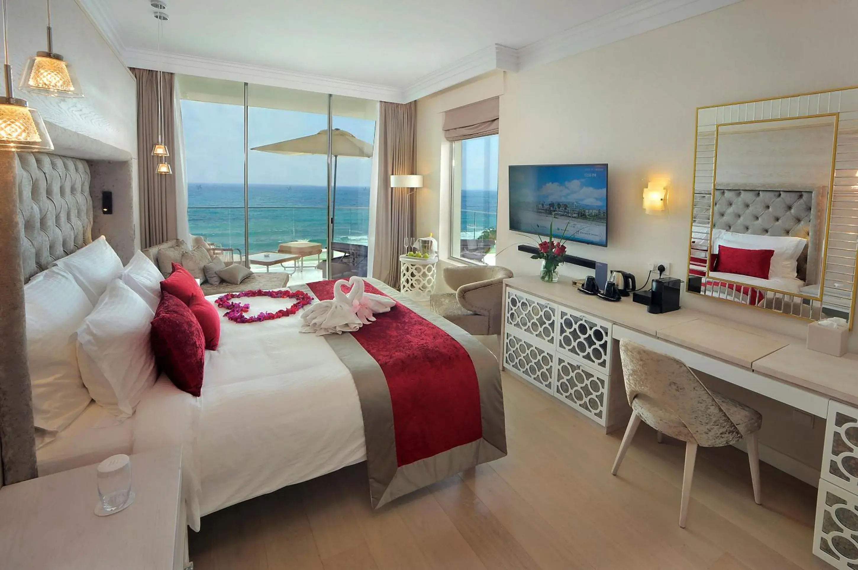 Bed in Amavi, MadeForTwo Hotels - Paphos Bed in Amavi, MadeForTwo Hotels - Paphos