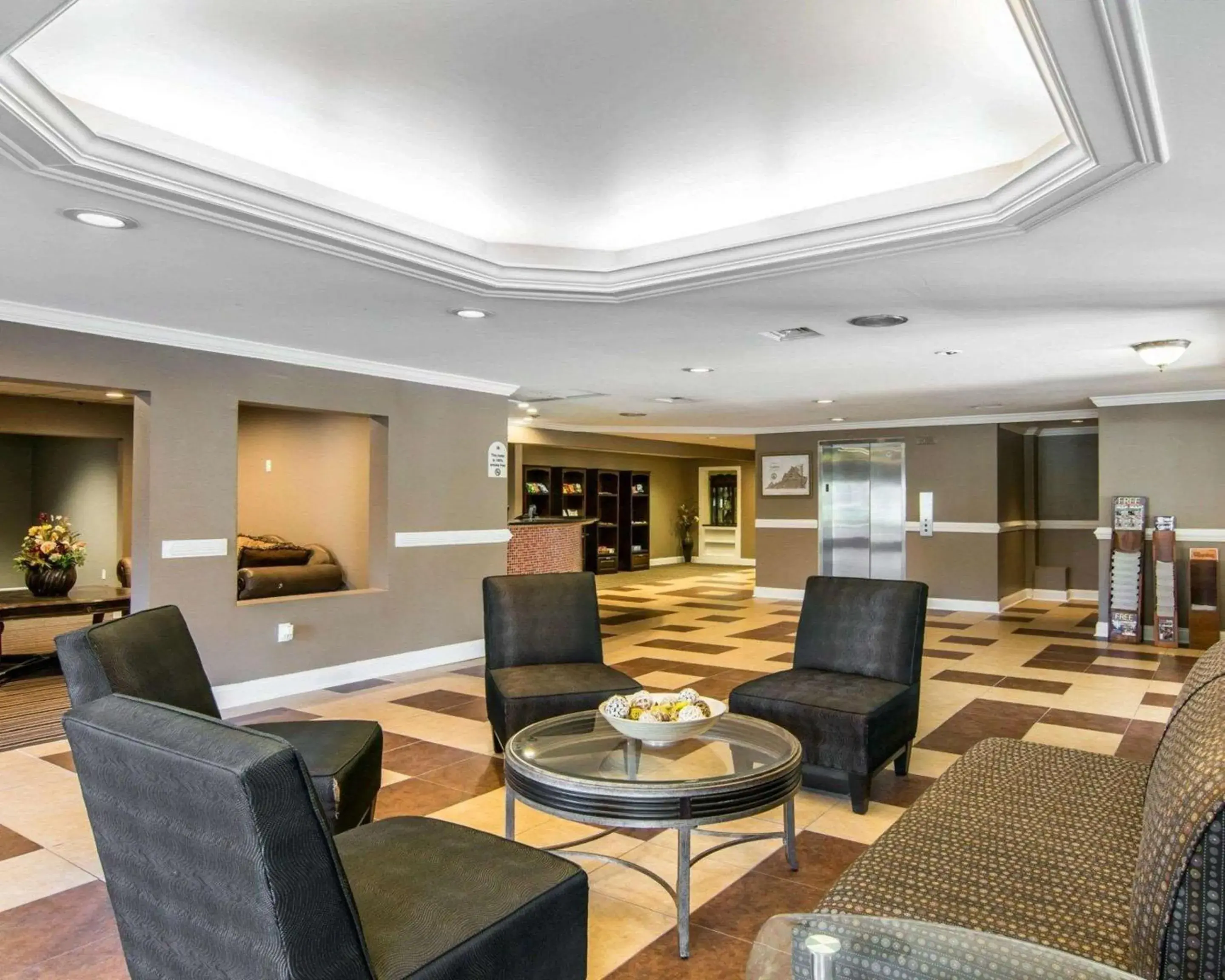 Lobby or reception in MainStay Suites Williamsburg Historic Area Lobby or reception in MainStay Suites Williamsburg Historic Area