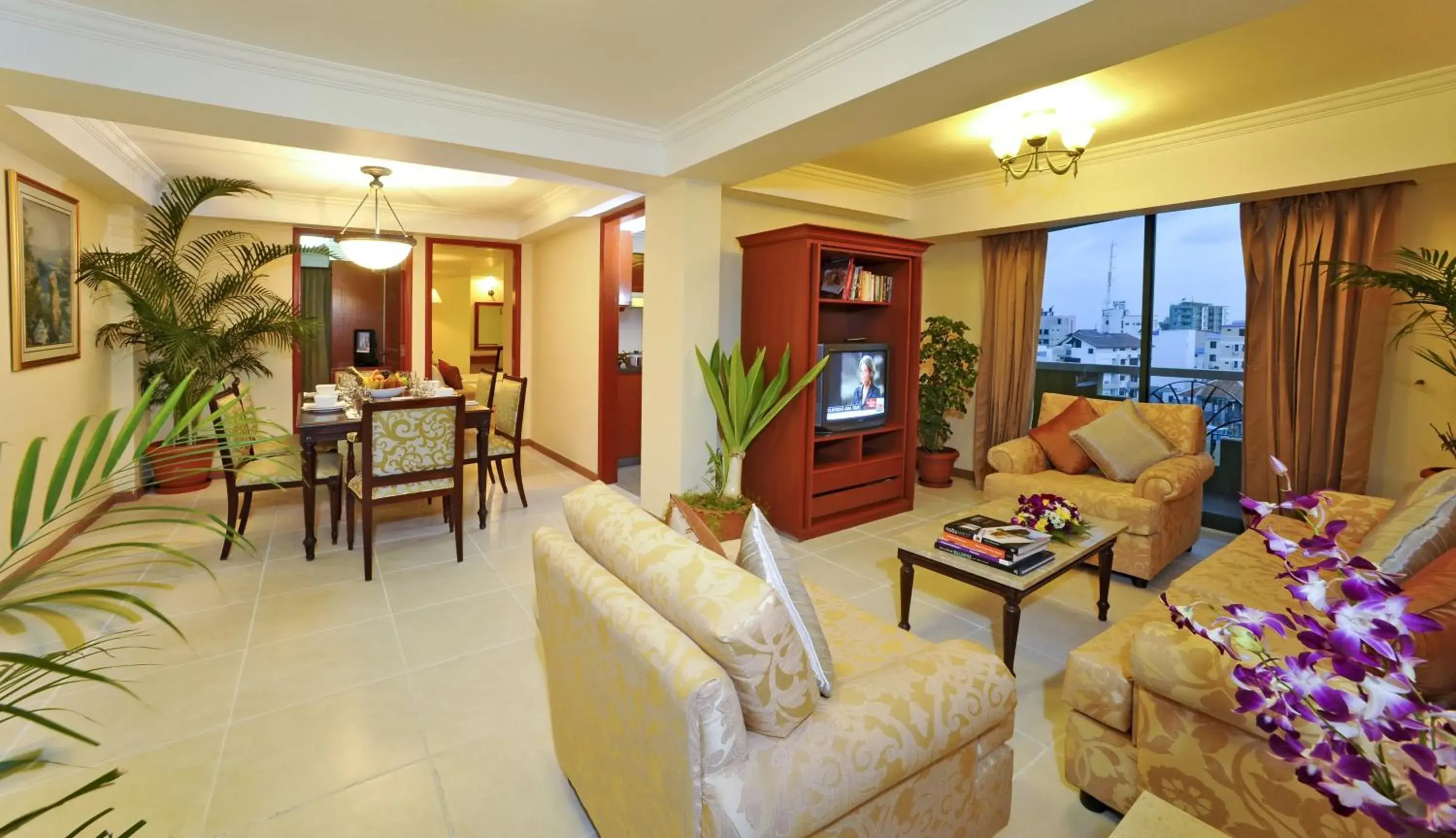 Restaurant/places to eat in Mookai Hotel Restaurant/places to eat in Mookai Hotel