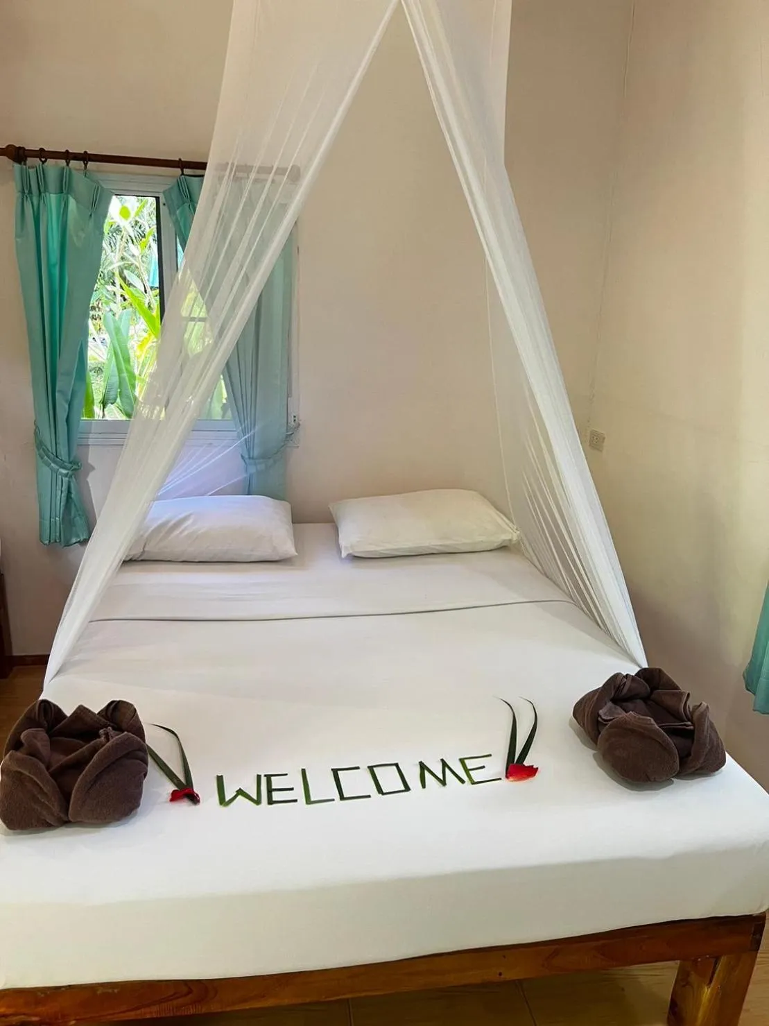 Bedroom, Bed in Khaosok Bamboo Huts Resort