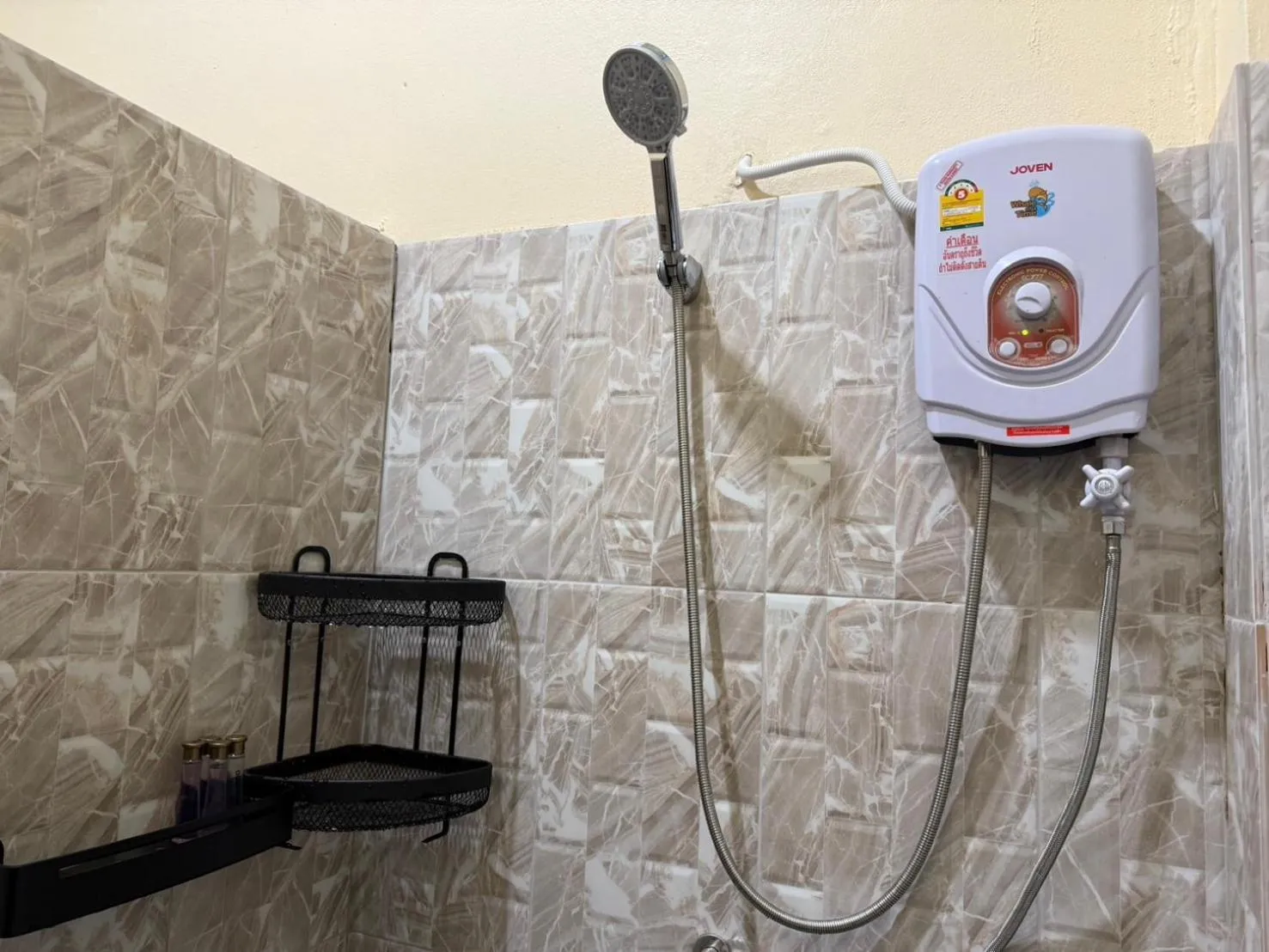 Shower in Khaosok Bamboo Huts Resort